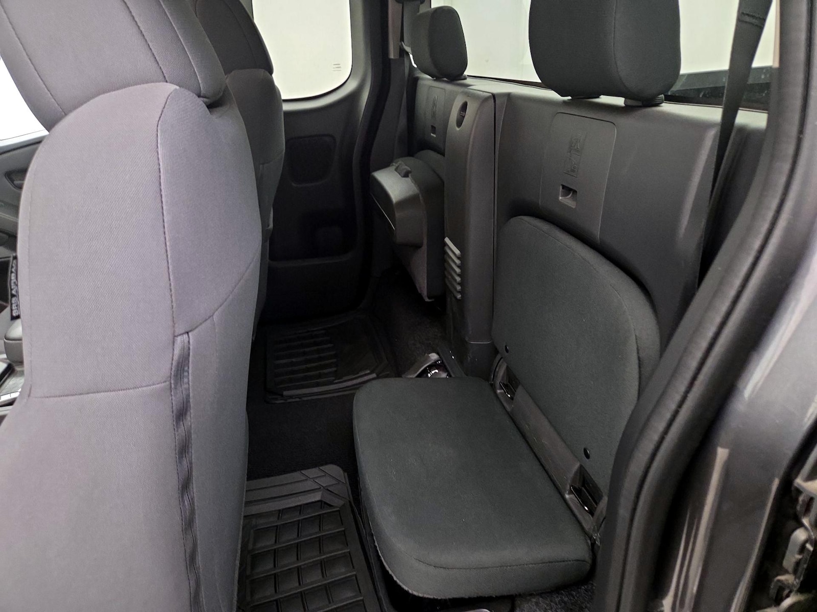 2022 Nissan Frontier S - Photo 20
