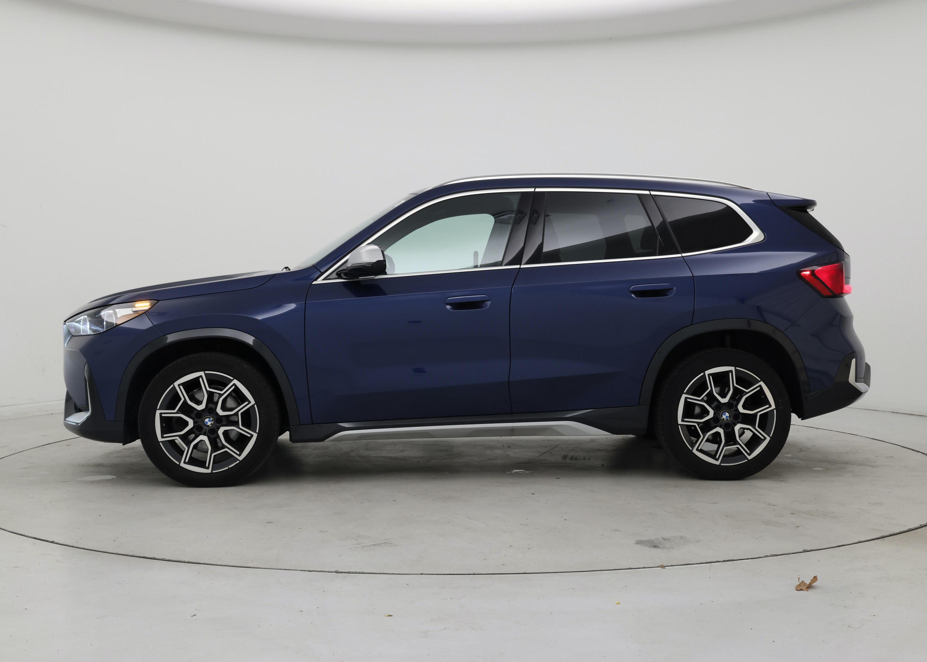 Thumbnail: 2023 BMW X1 - 3