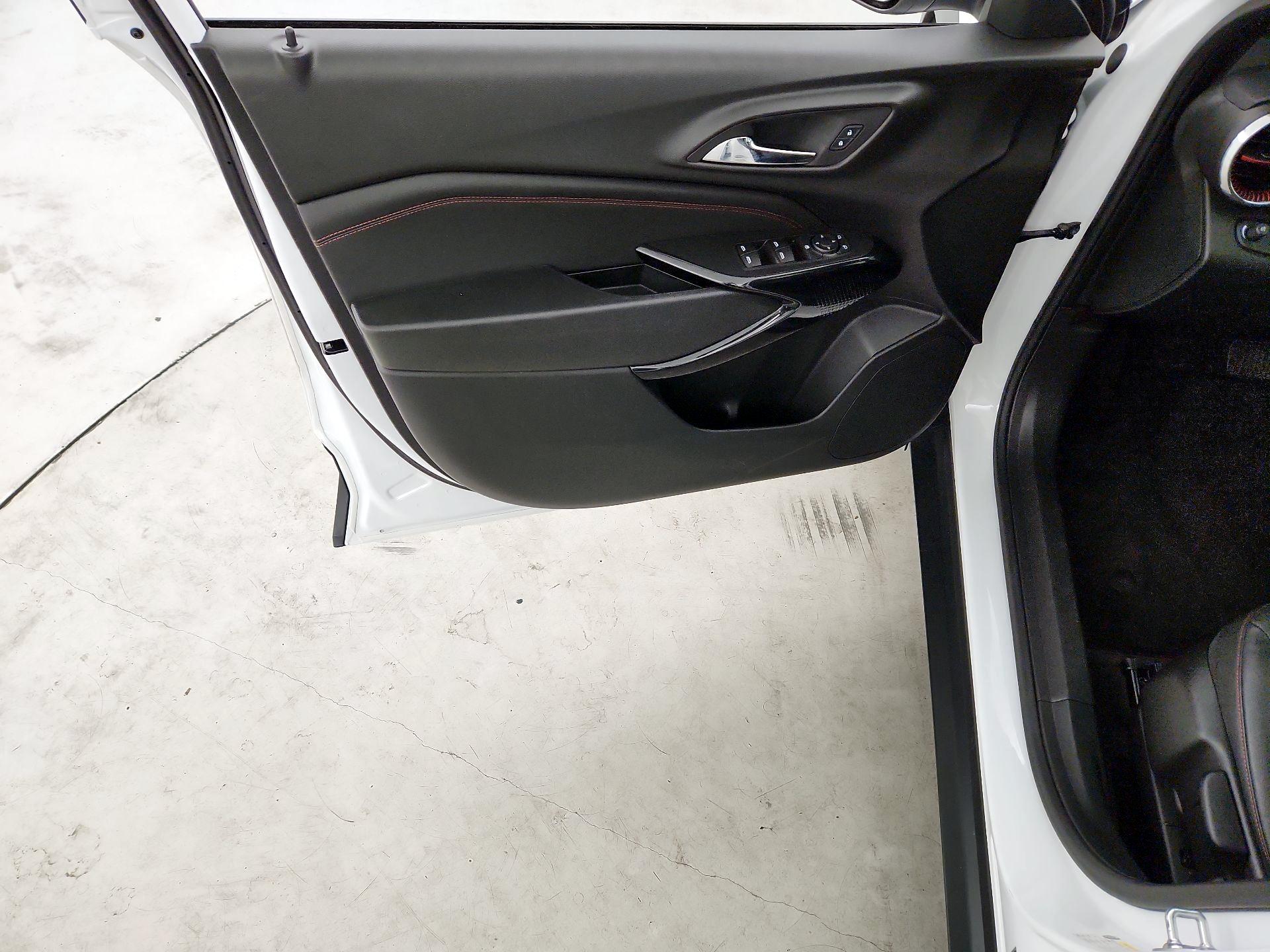 Thumbnail: 2024 Chevrolet Trax - 12