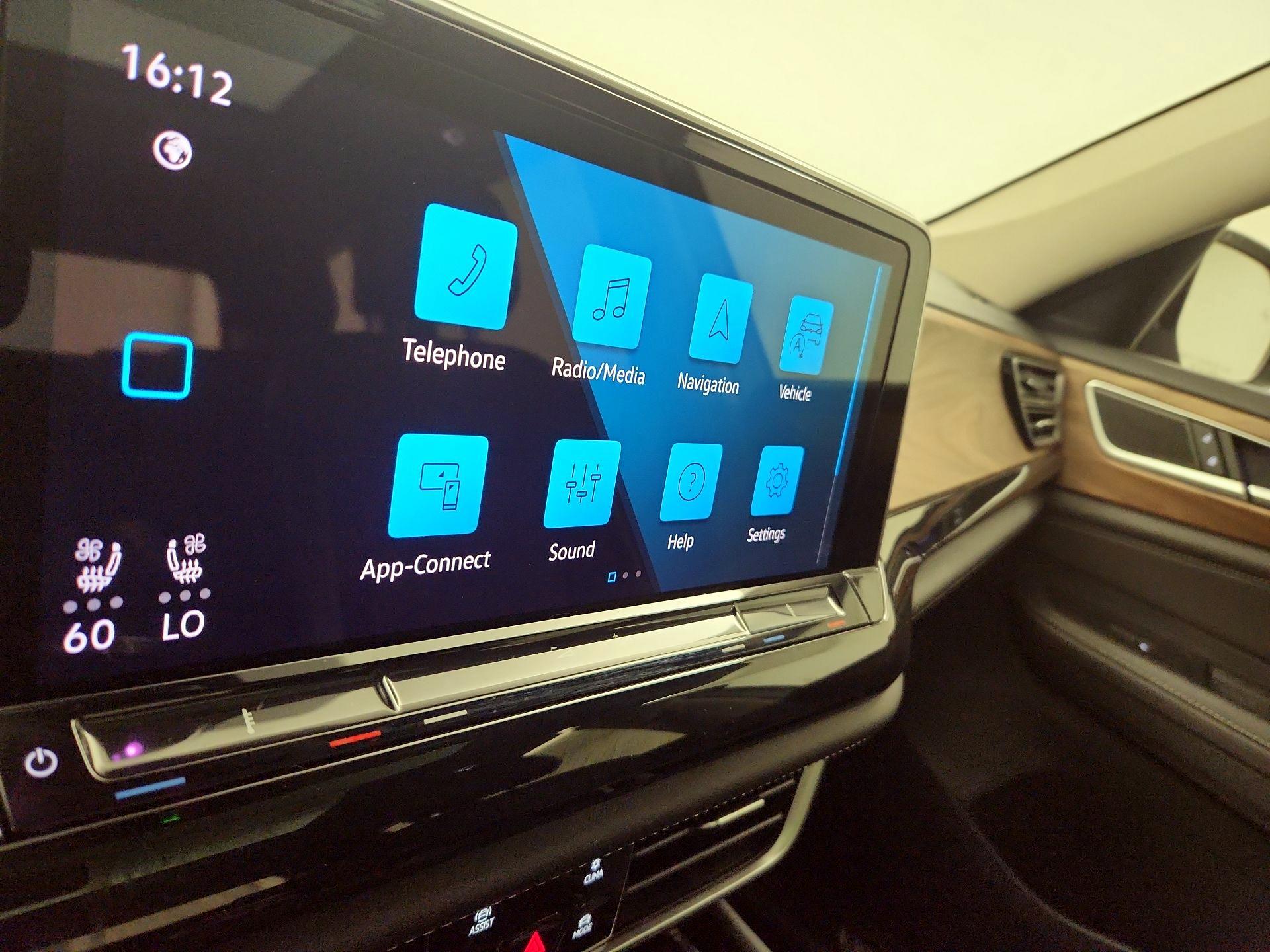 Thumbnail: 2024 Volkswagen Atlas - 16