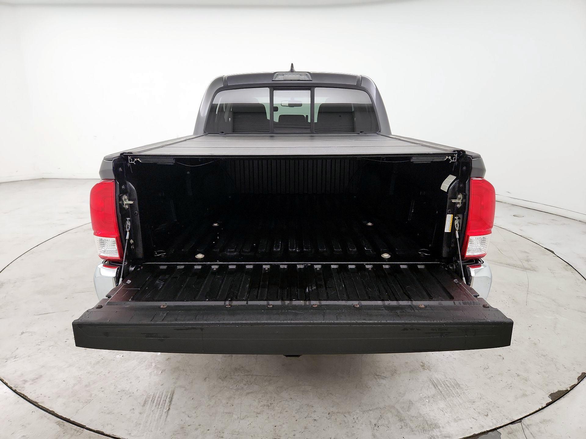 Thumbnail: 2016 Toyota Tacoma - 20