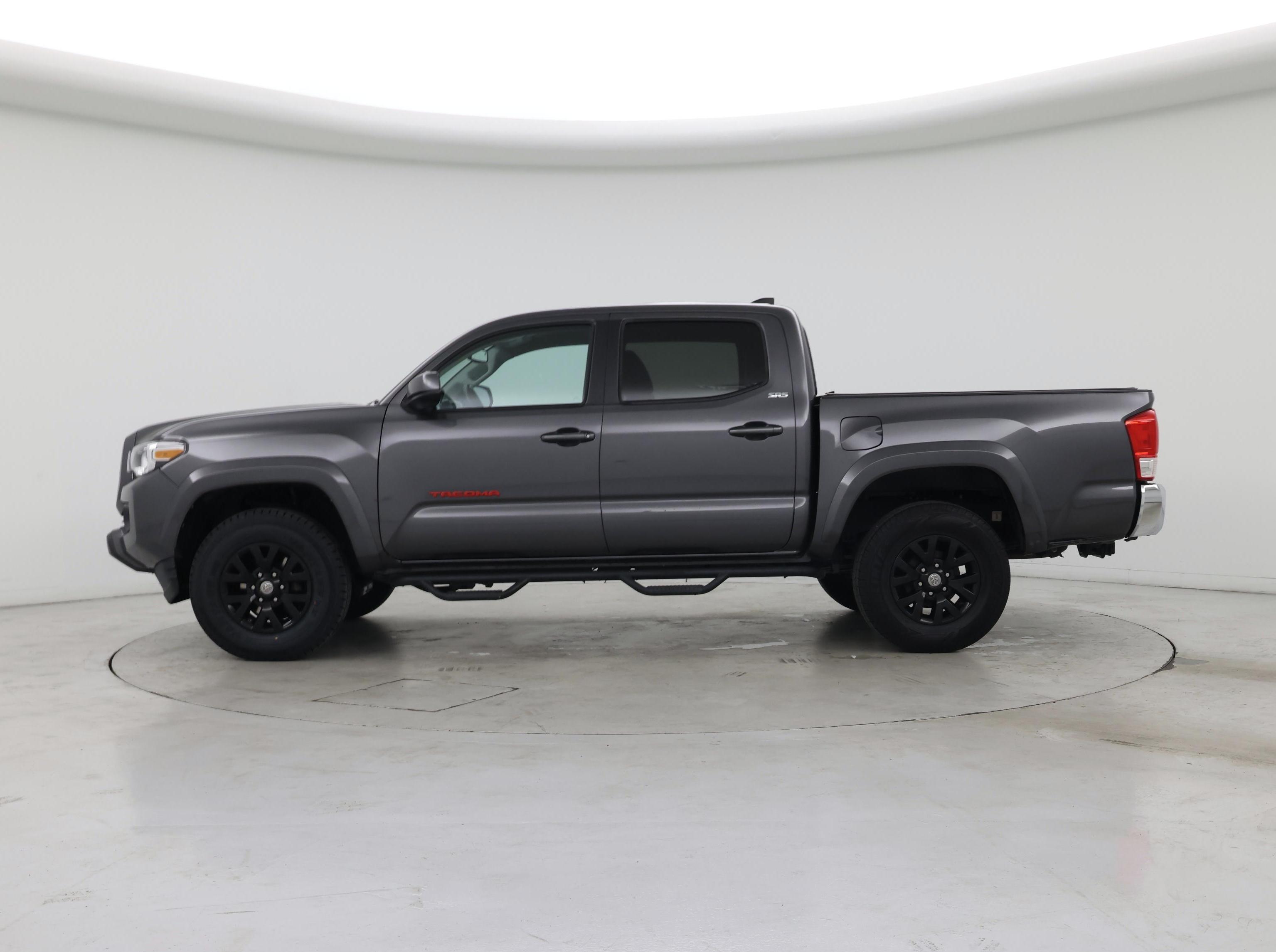 Thumbnail: 2016 Toyota Tacoma - 3