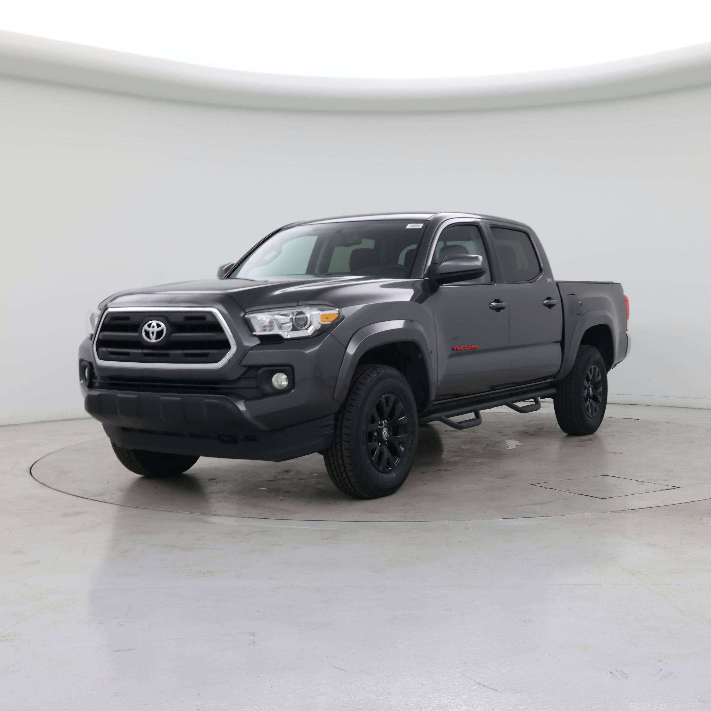Thumbnail: 2016 Toyota Tacoma - 4