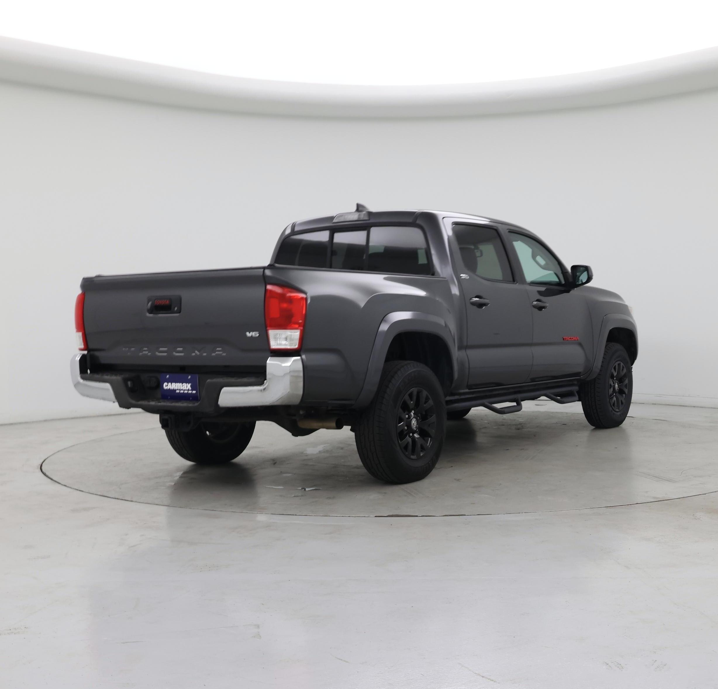 Thumbnail: 2016 Toyota Tacoma - 8