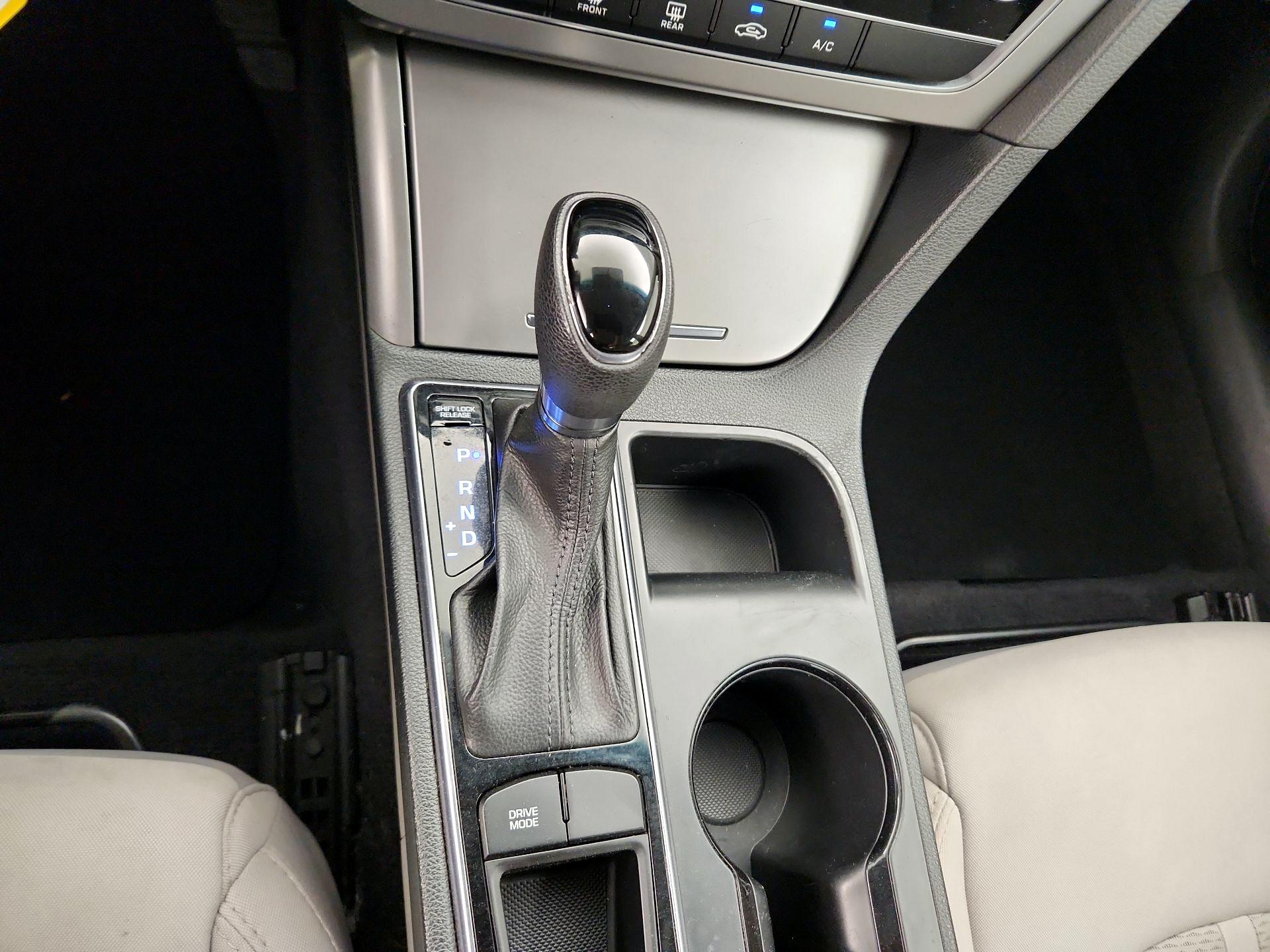 Thumbnail: 2016 Hyundai Sonata - 17