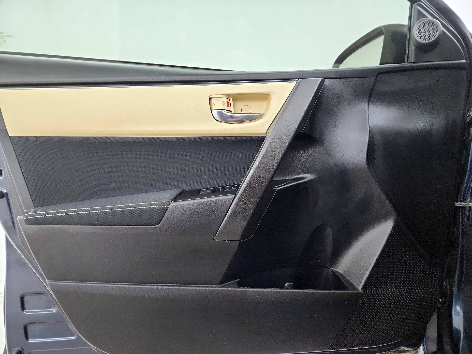 Thumbnail: 2017 Toyota Corolla - 12