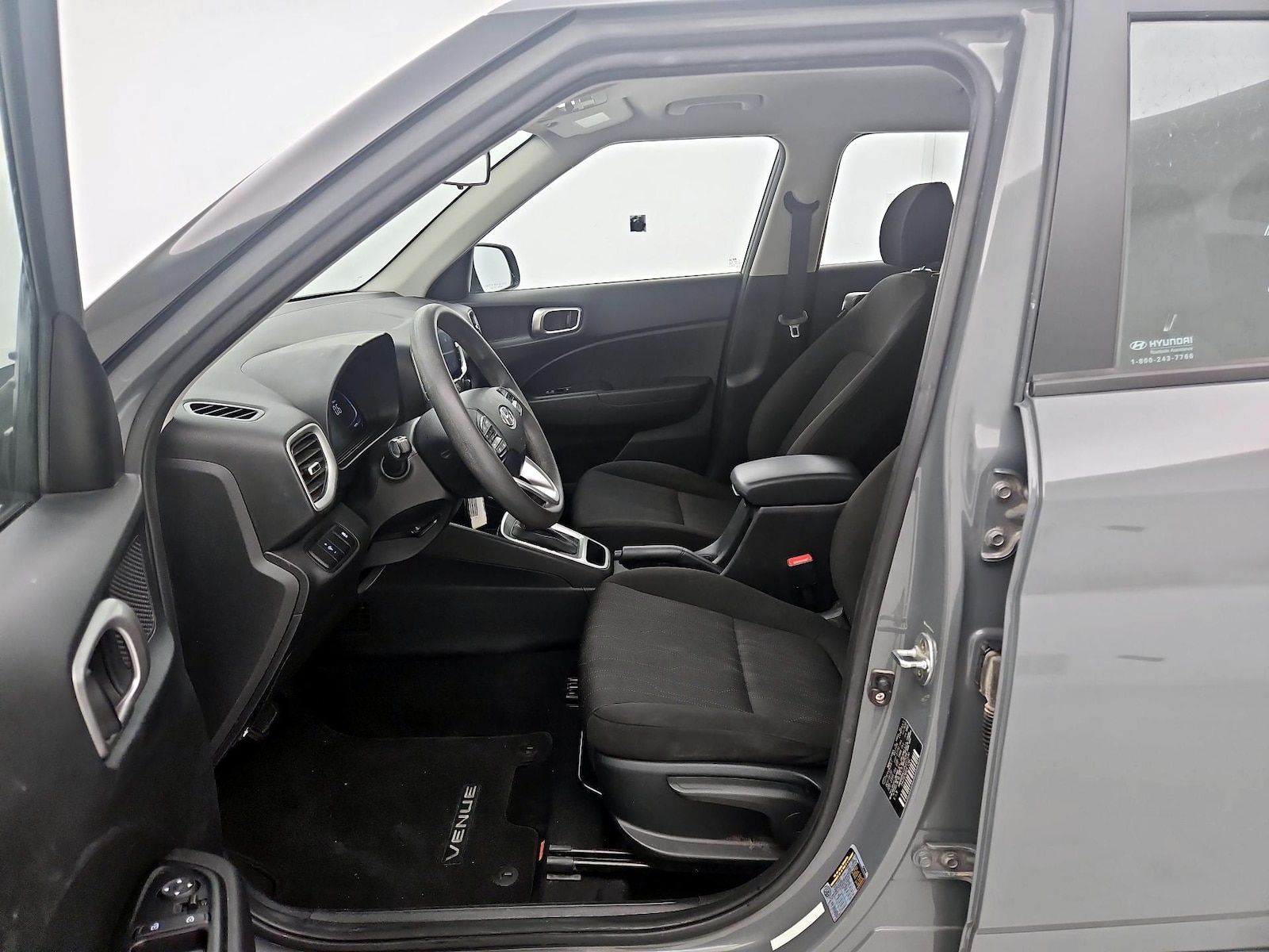2023 Hyundai Venue SE - Photo 12