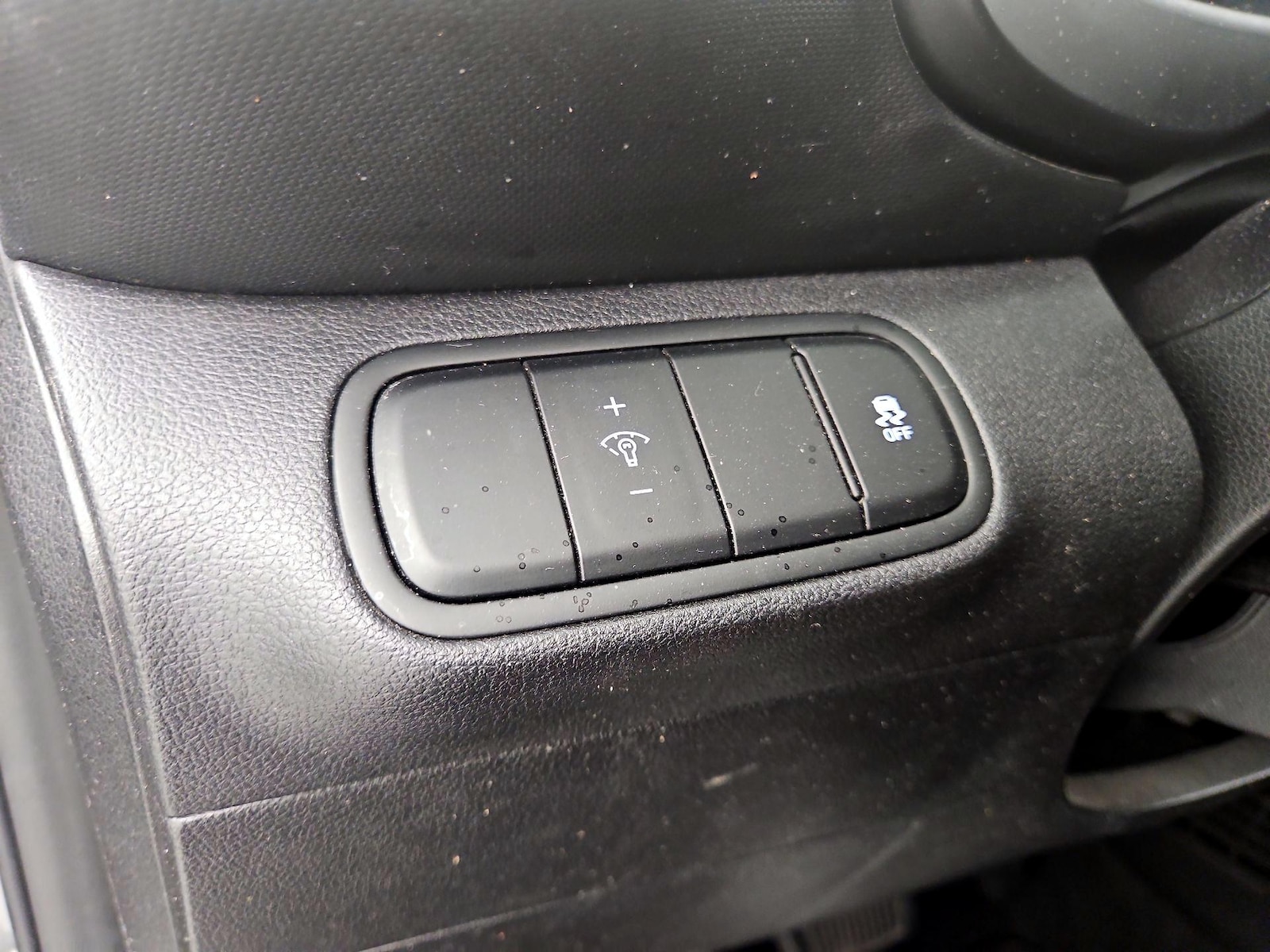 2023 Hyundai Venue SE - Photo 14