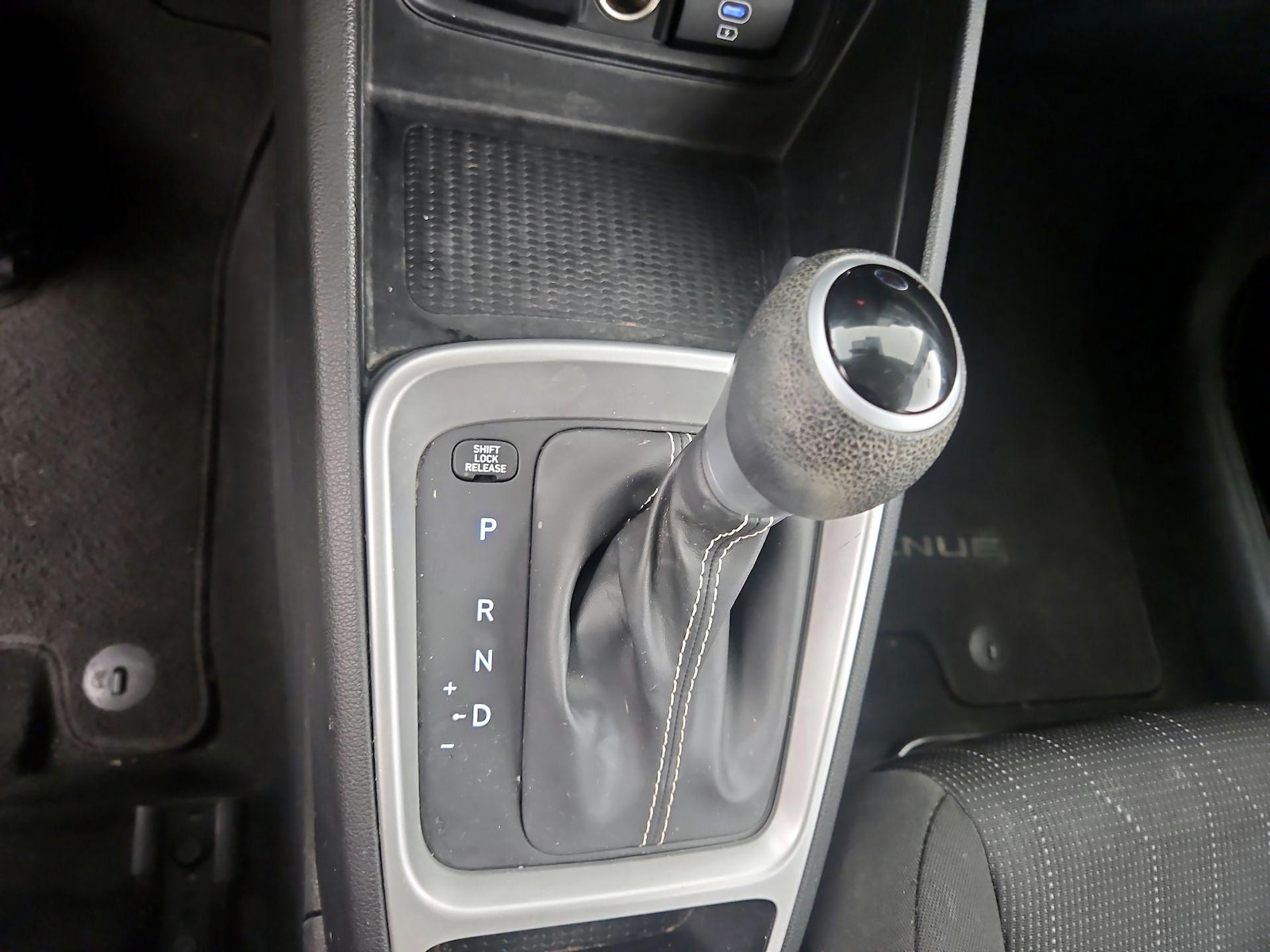 2023 Hyundai Venue SE - Photo 18