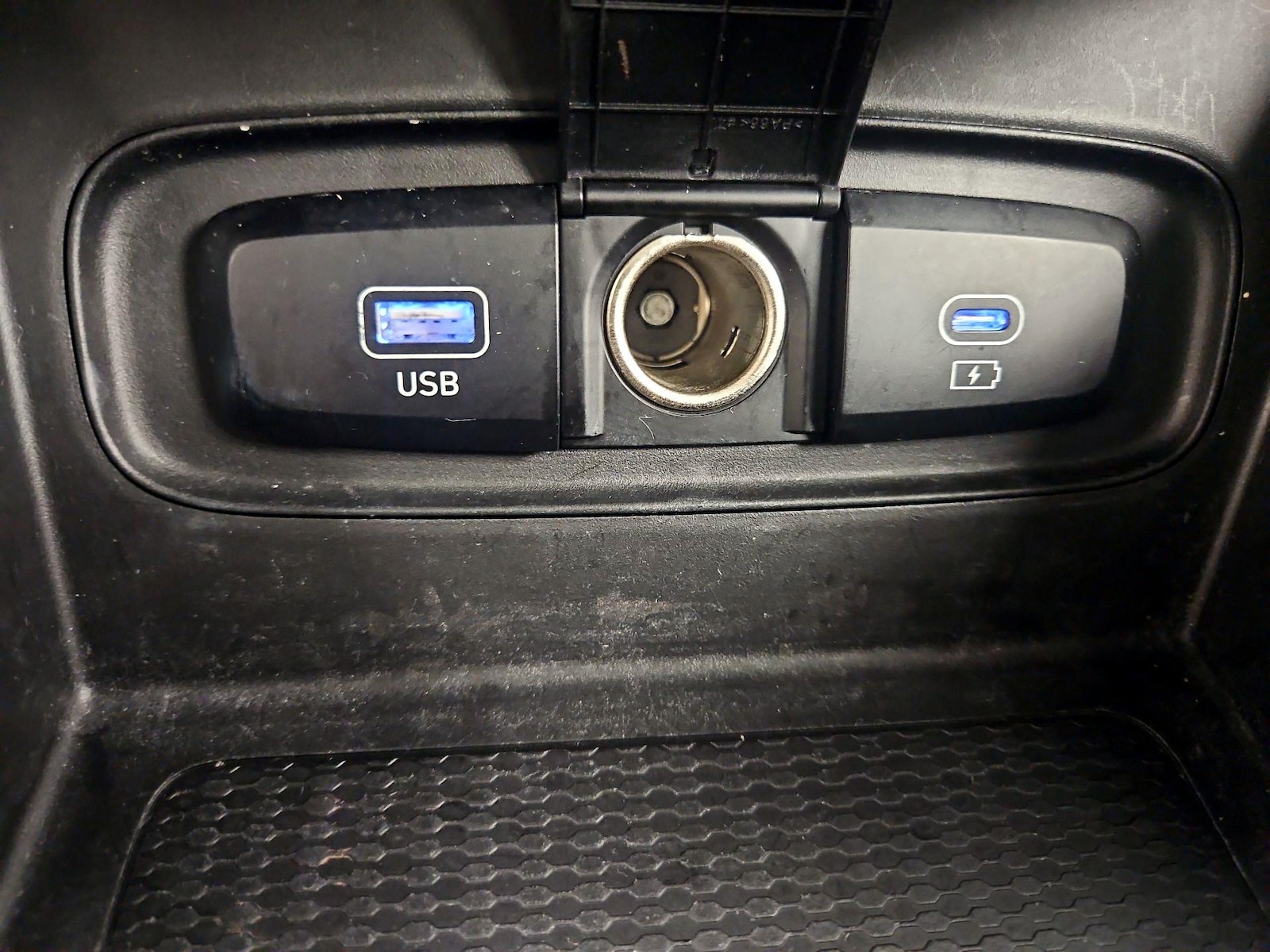 2023 Hyundai Venue SE - Photo 19