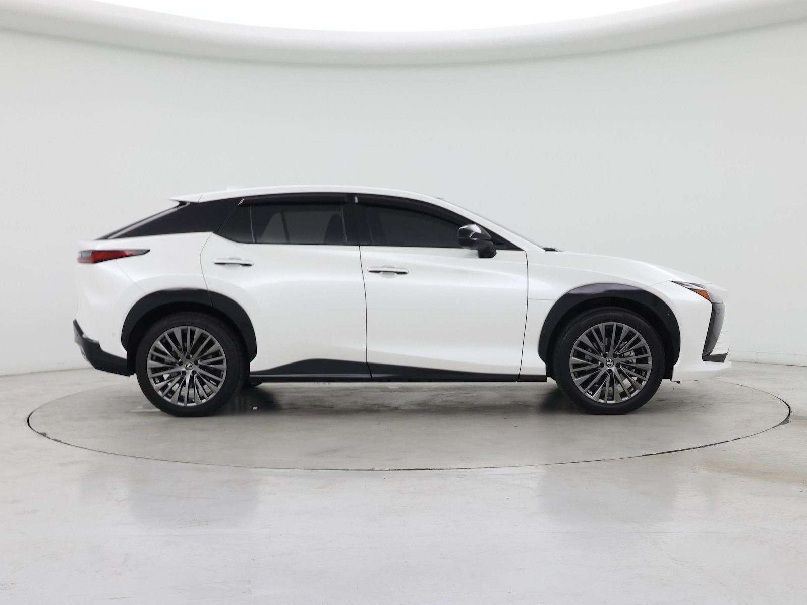 2023 Lexus RZ Luxury - Photo 8
