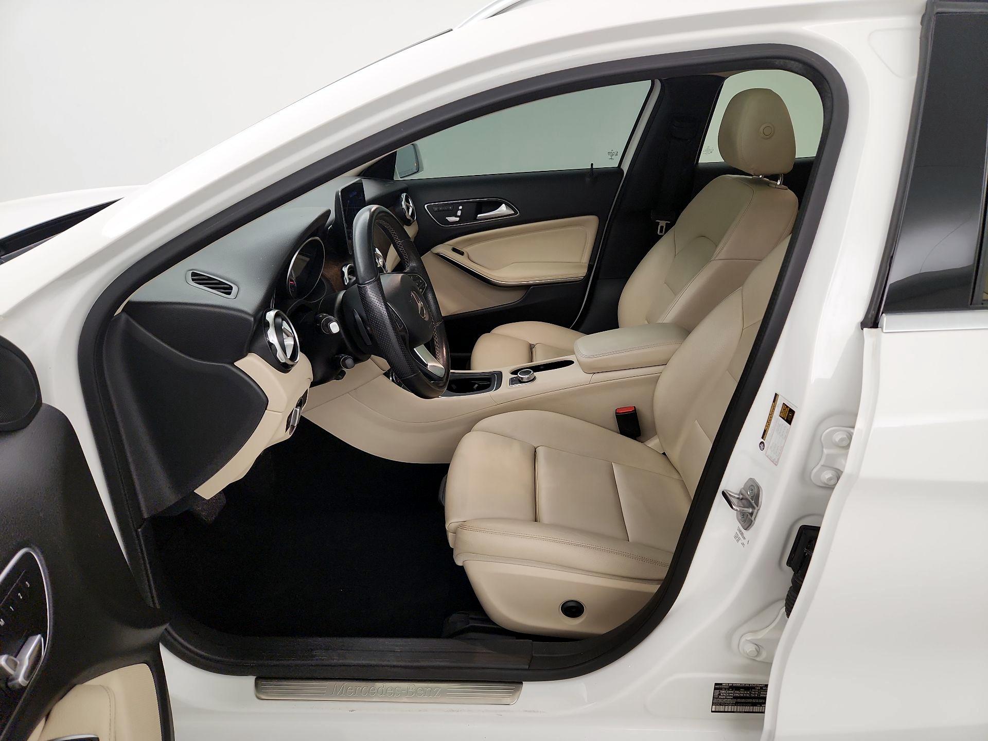 Thumbnail: 2020 Mercedes-Benz GLA - 11