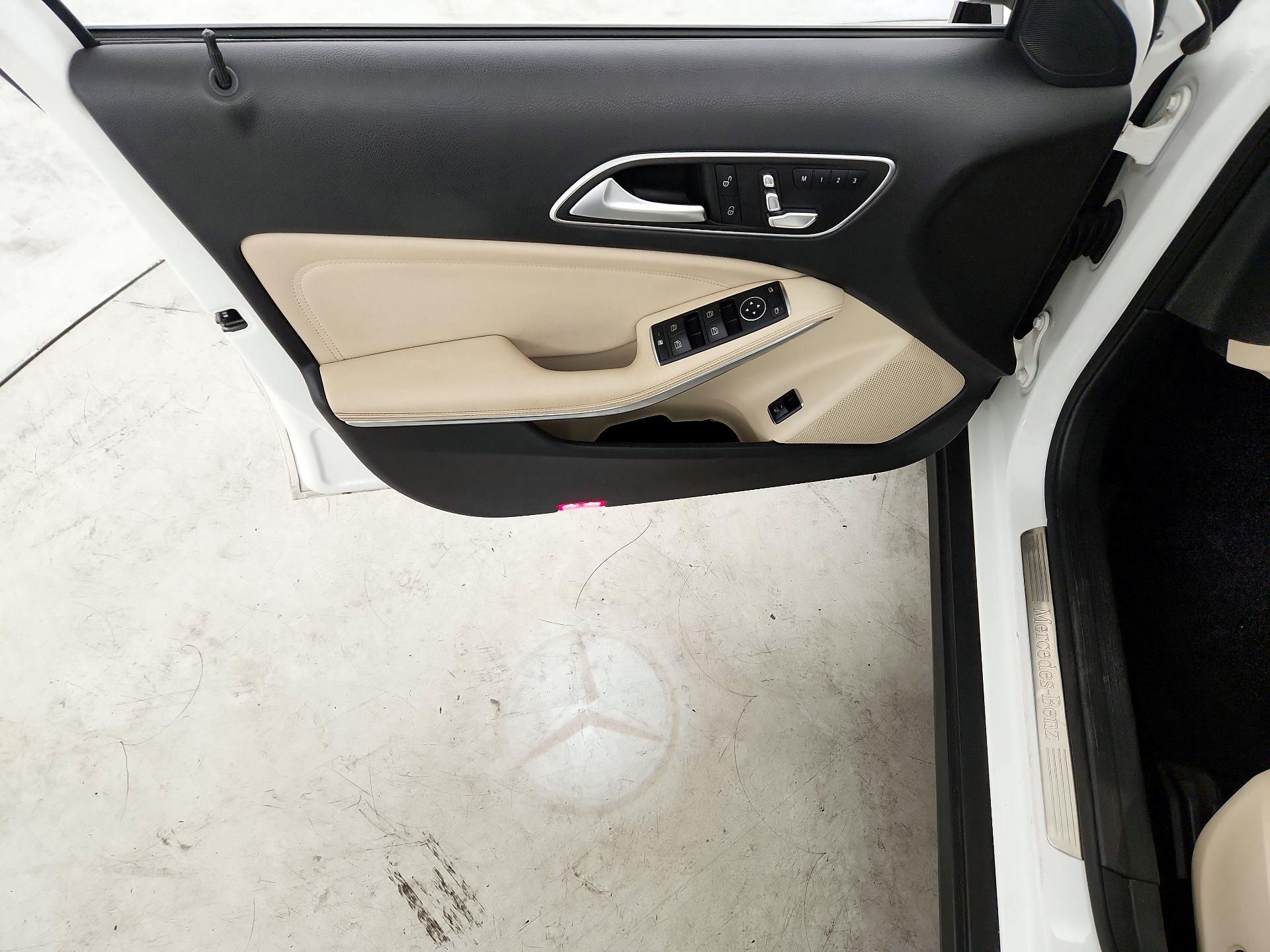 Thumbnail: 2020 Mercedes-Benz GLA - 12