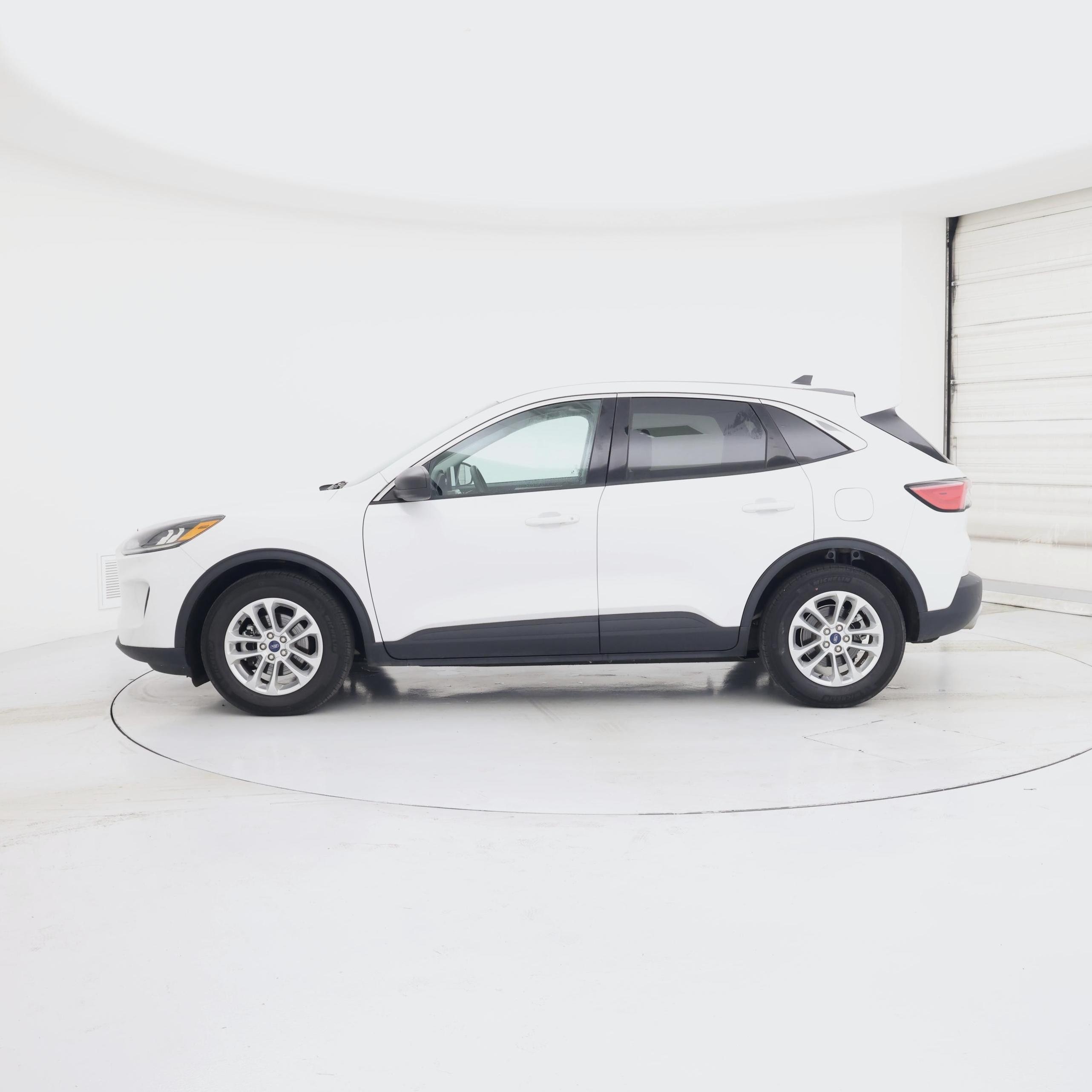 Thumbnail: 2022 Ford Escape - 3