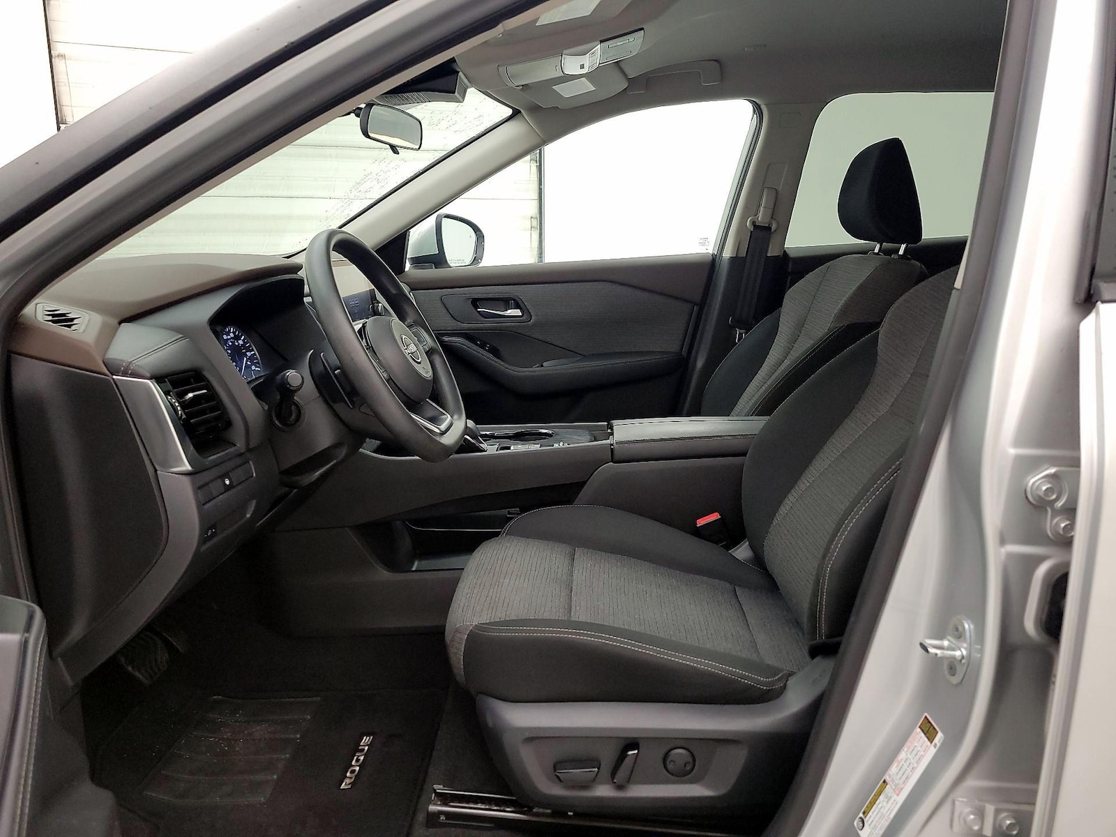 2022 Nissan Rogue SV - Photo 12
