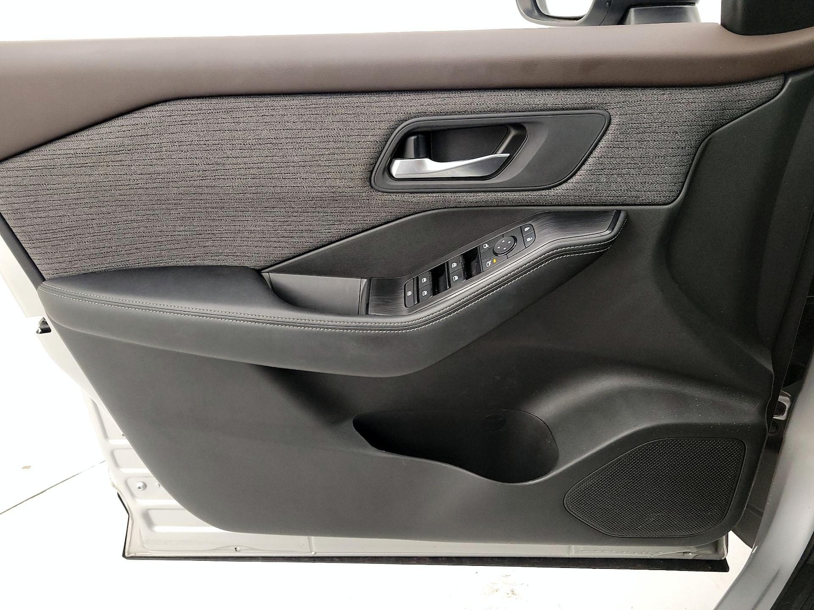 2022 Nissan Rogue SV - Photo 13
