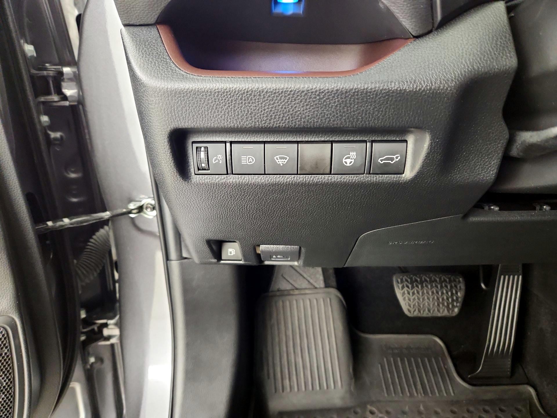 Thumbnail: 2022 Toyota RAV4 - 13