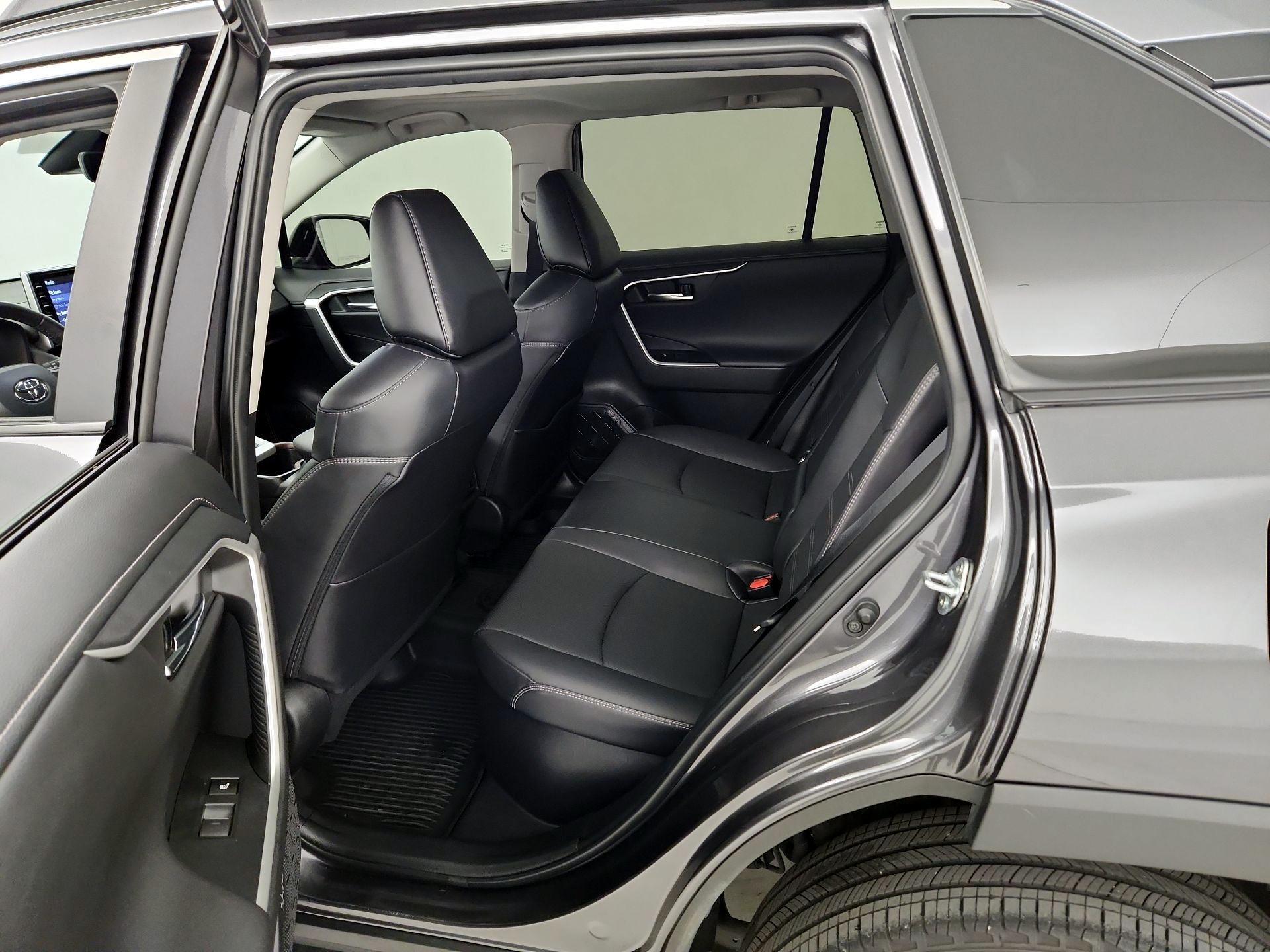 Thumbnail: 2022 Toyota RAV4 - 20