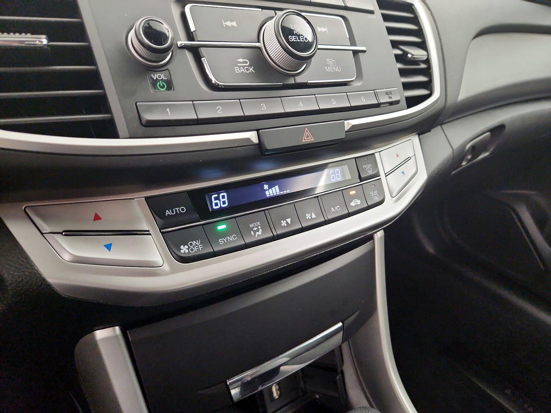 Thumbnail: 2015 Honda Accord - 16