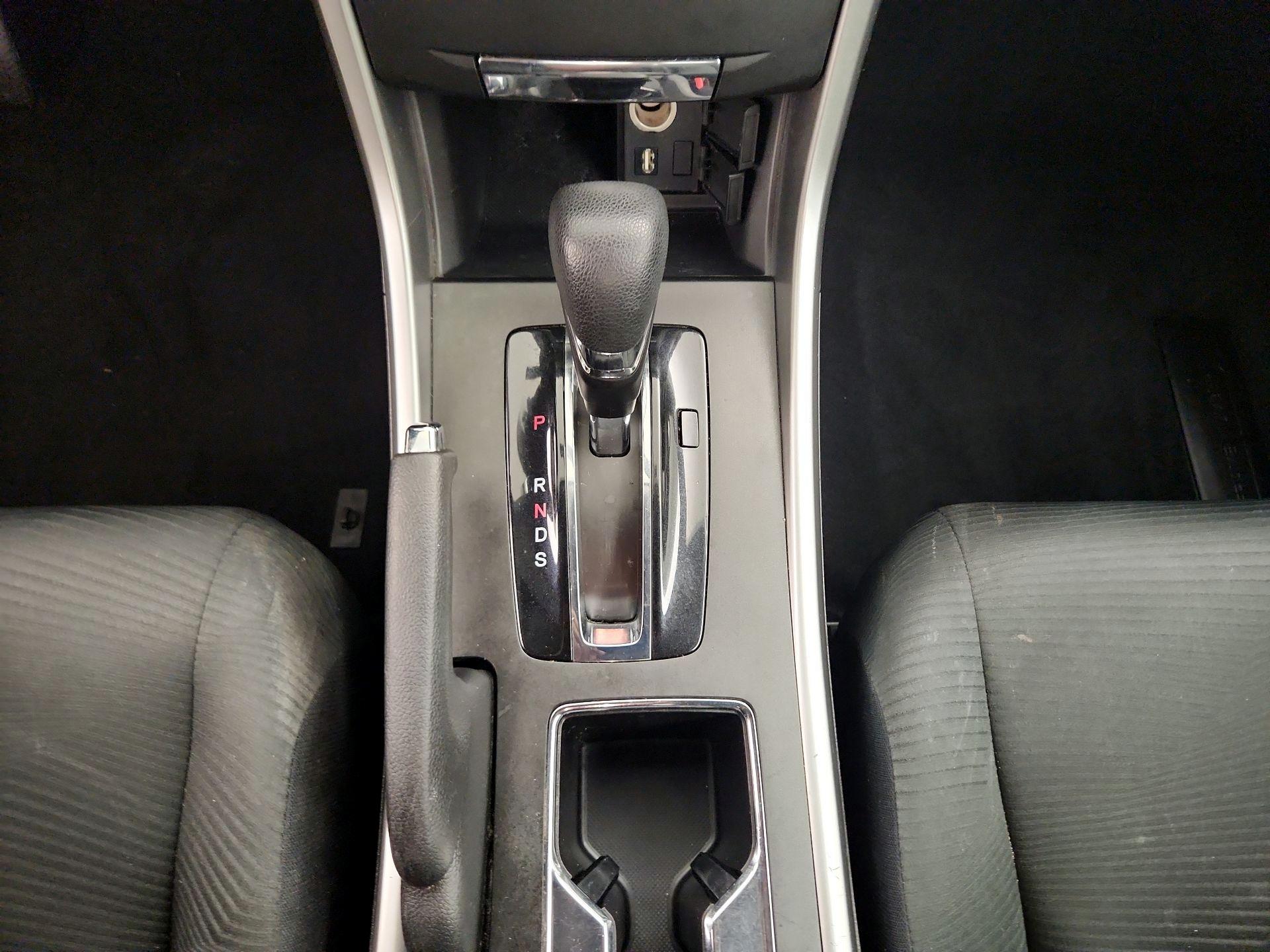 Thumbnail: 2015 Honda Accord - 17