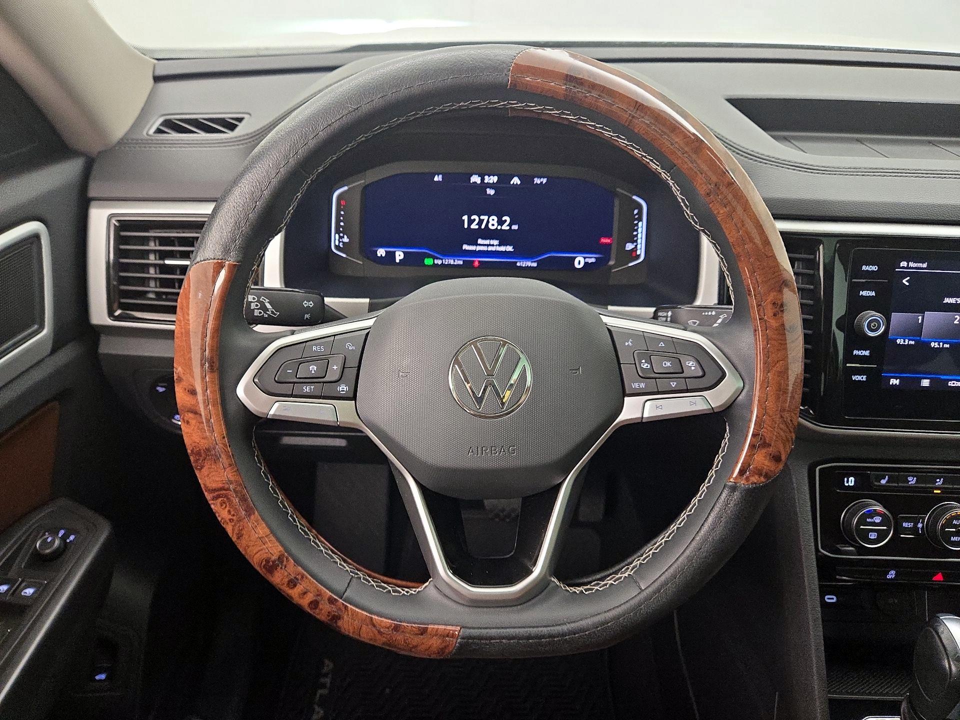 Thumbnail: 2023 Volkswagen Atlas - 10