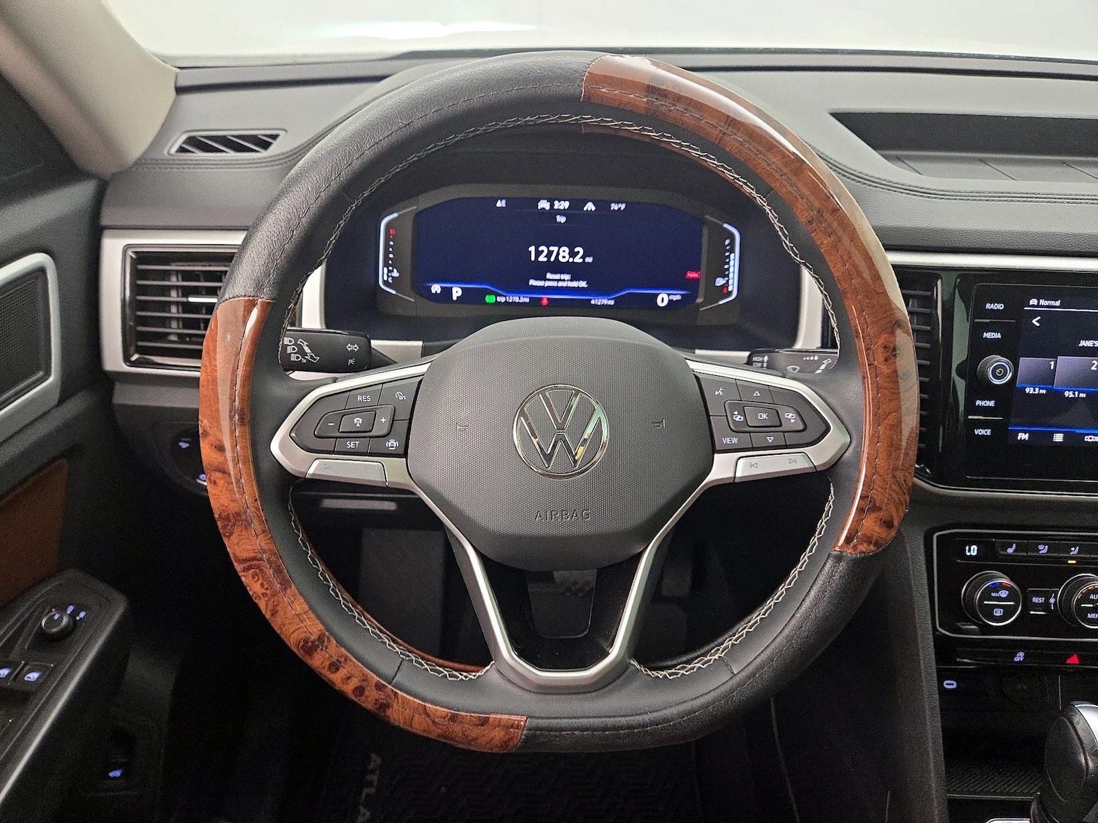 2023 Volkswagen Atlas SE w/Tech - Photo 11