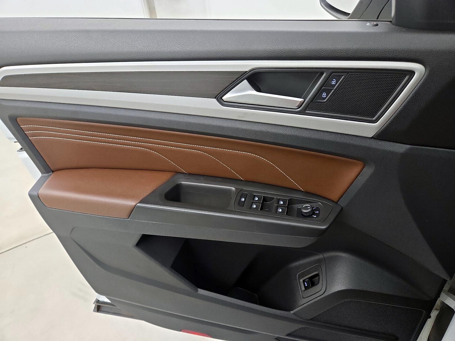 Thumbnail: 2023 Volkswagen Atlas - 12