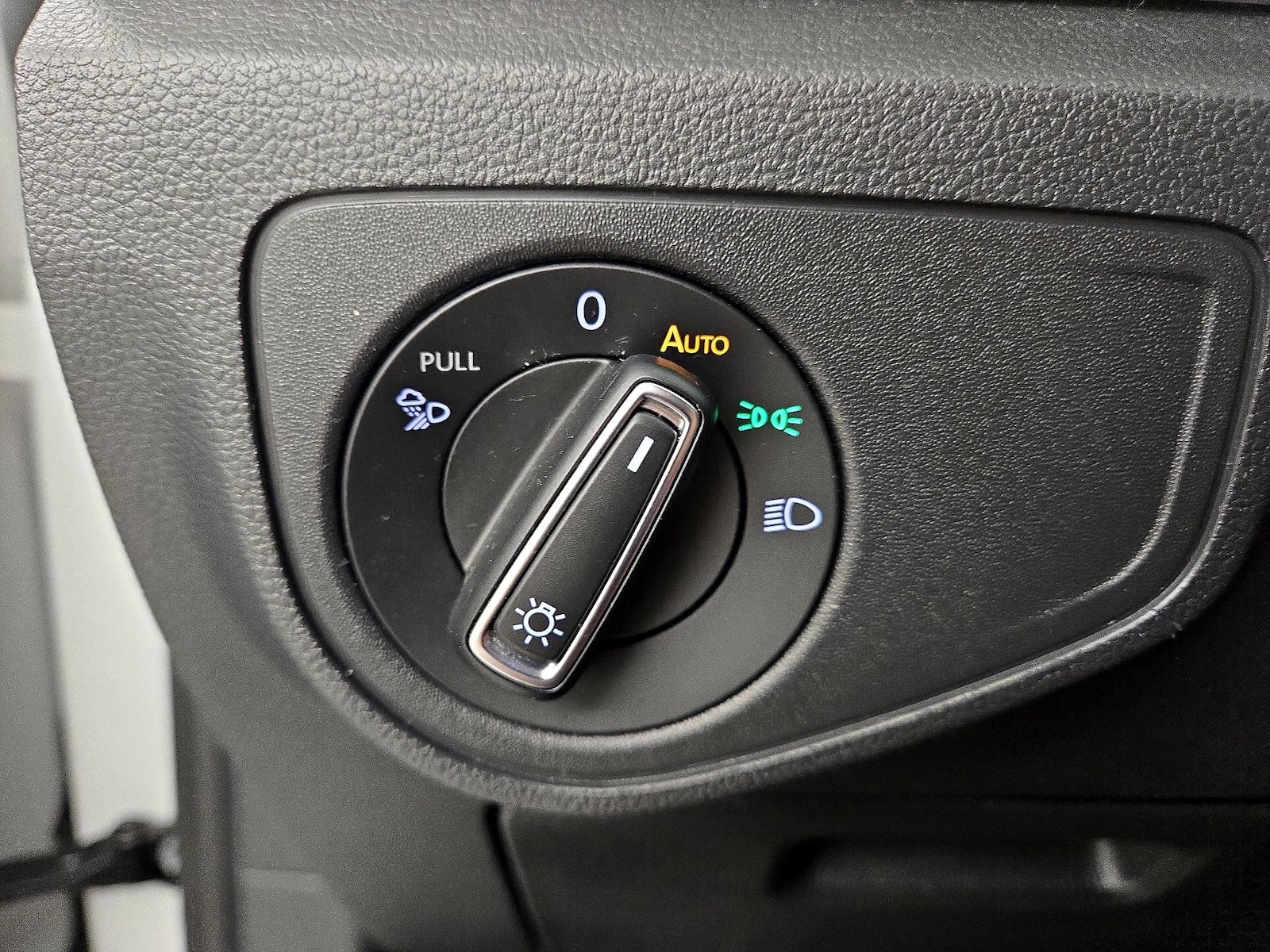 2023 Volkswagen Atlas SE w/Tech - Photo 14