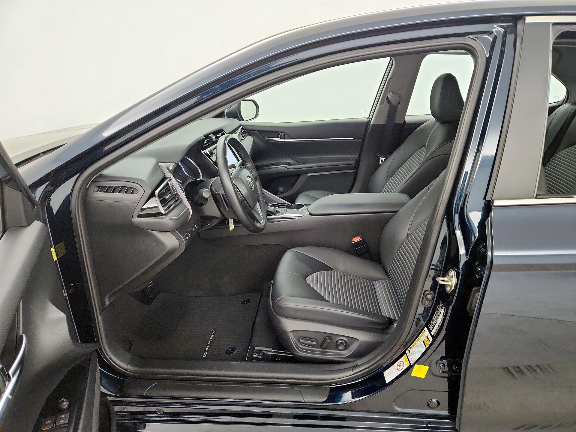 Thumbnail: 2019 Toyota Camry - 11