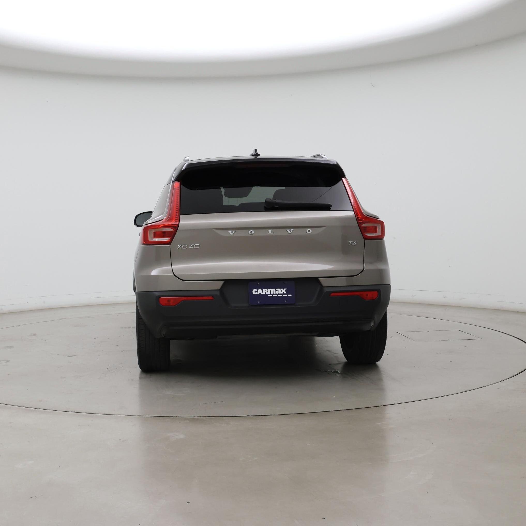 Thumbnail: 2022 Volvo XC40 - 6