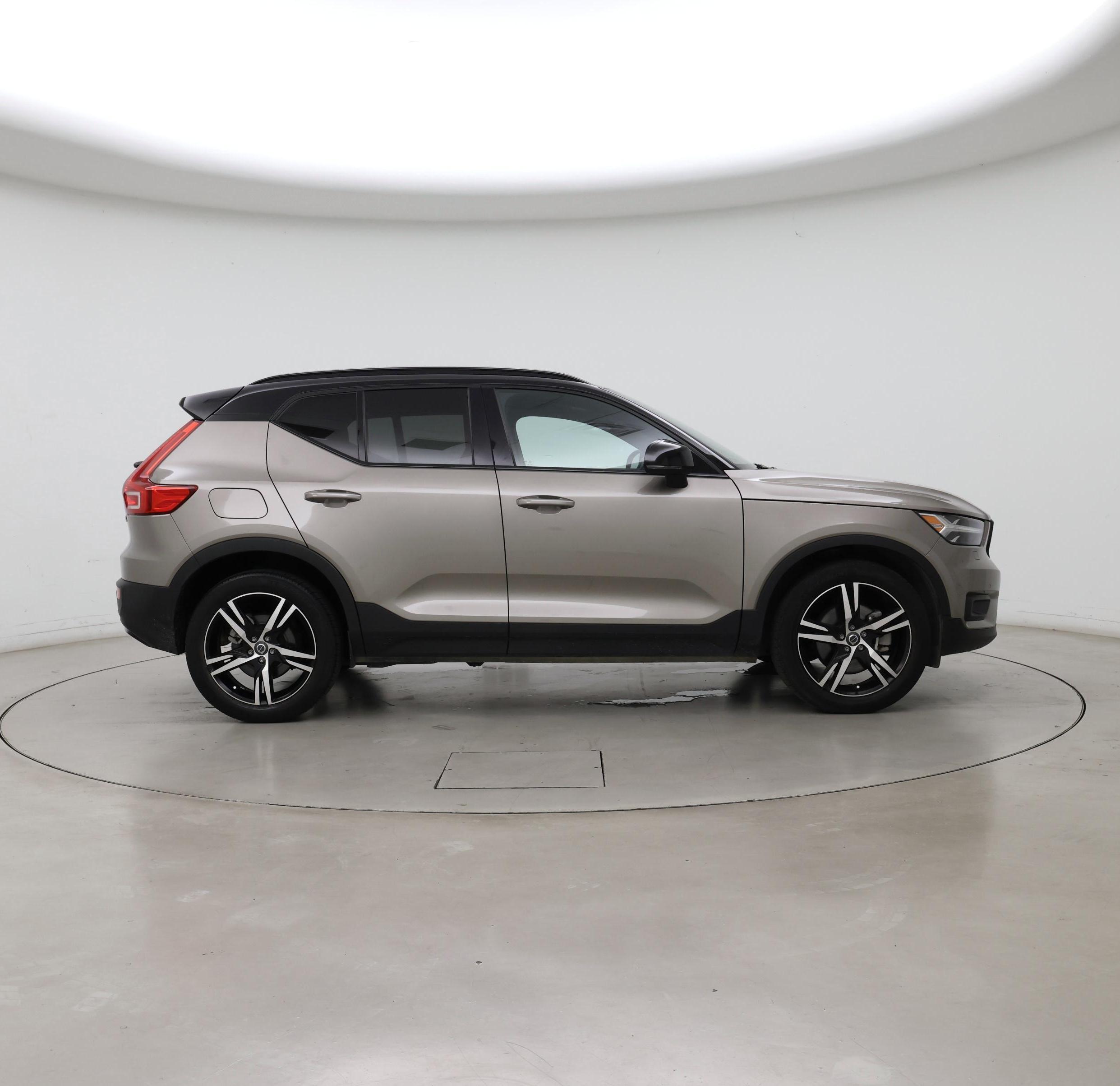 Thumbnail: 2022 Volvo XC40 - 7