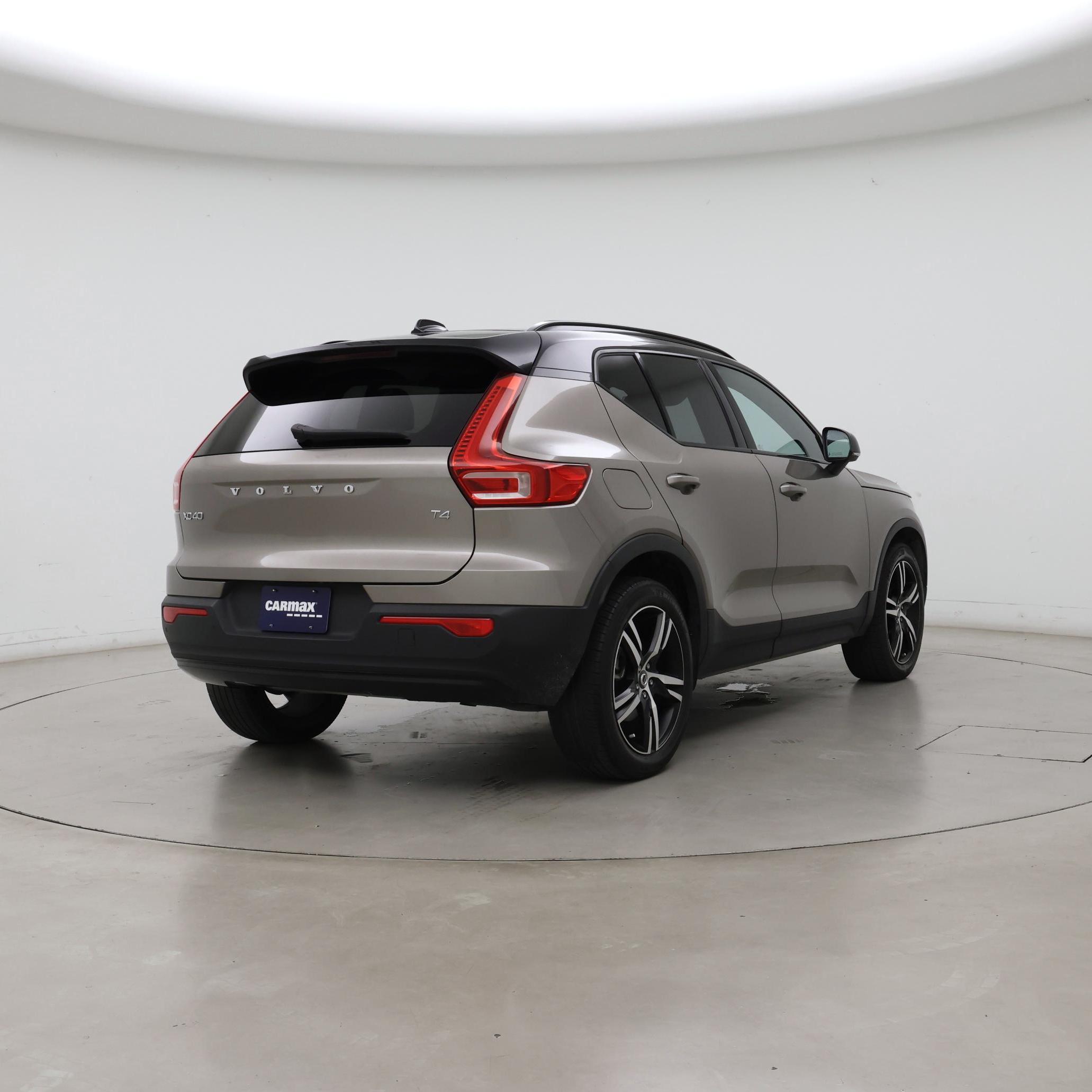 Thumbnail: 2022 Volvo XC40 - 8