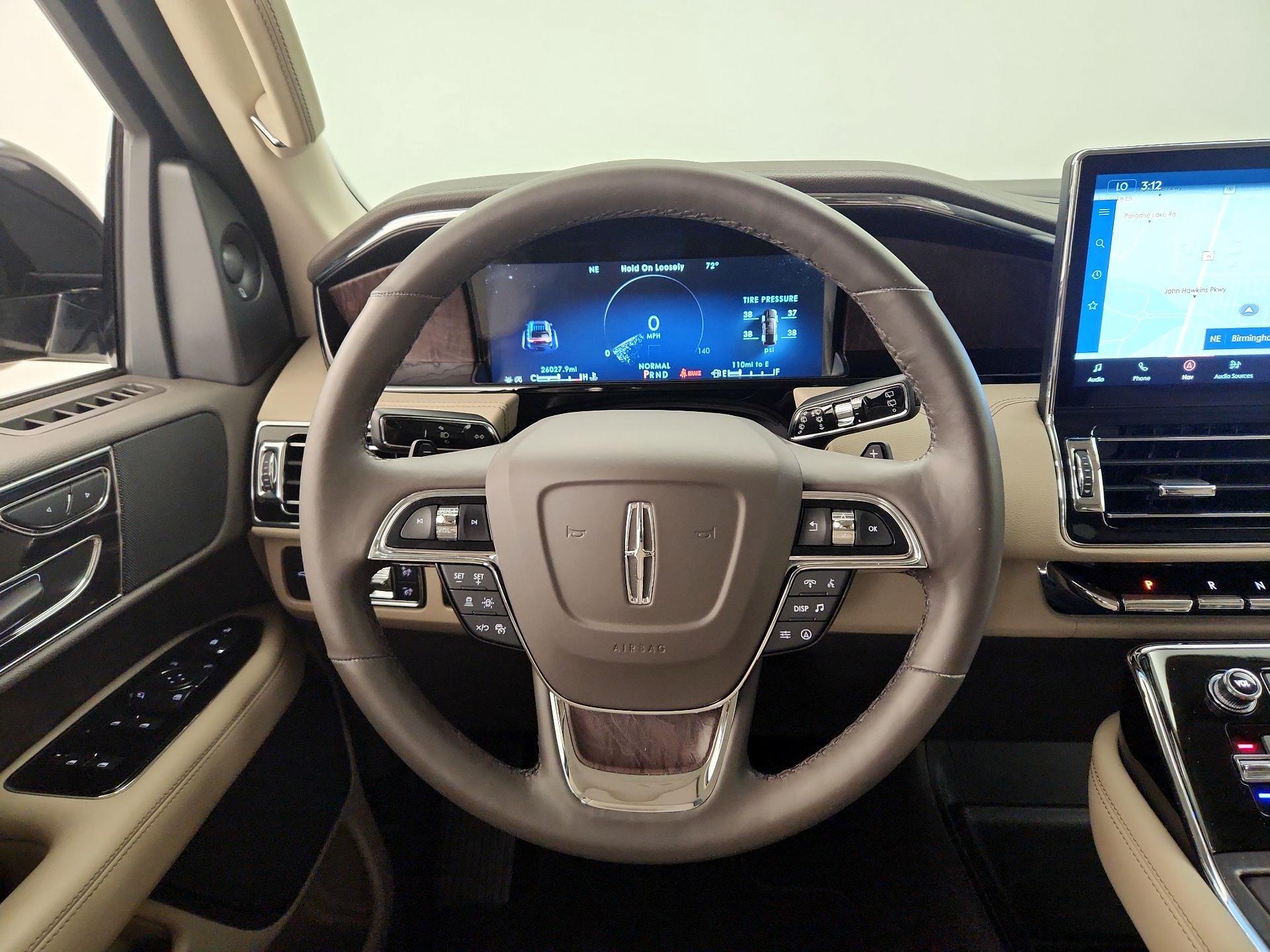 Thumbnail: 2022 Lincoln Navigator - 10