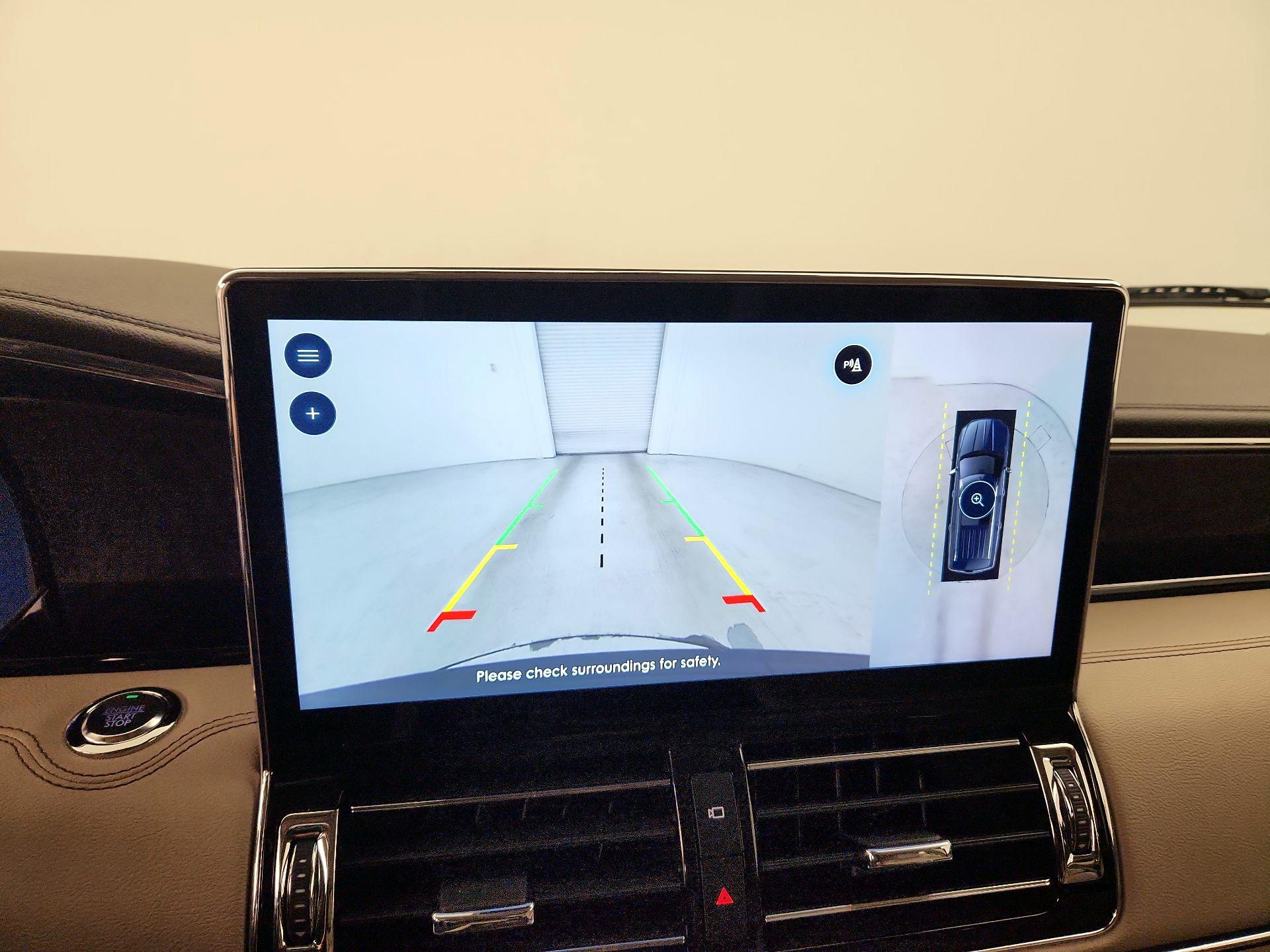 Thumbnail: 2022 Lincoln Navigator - 15