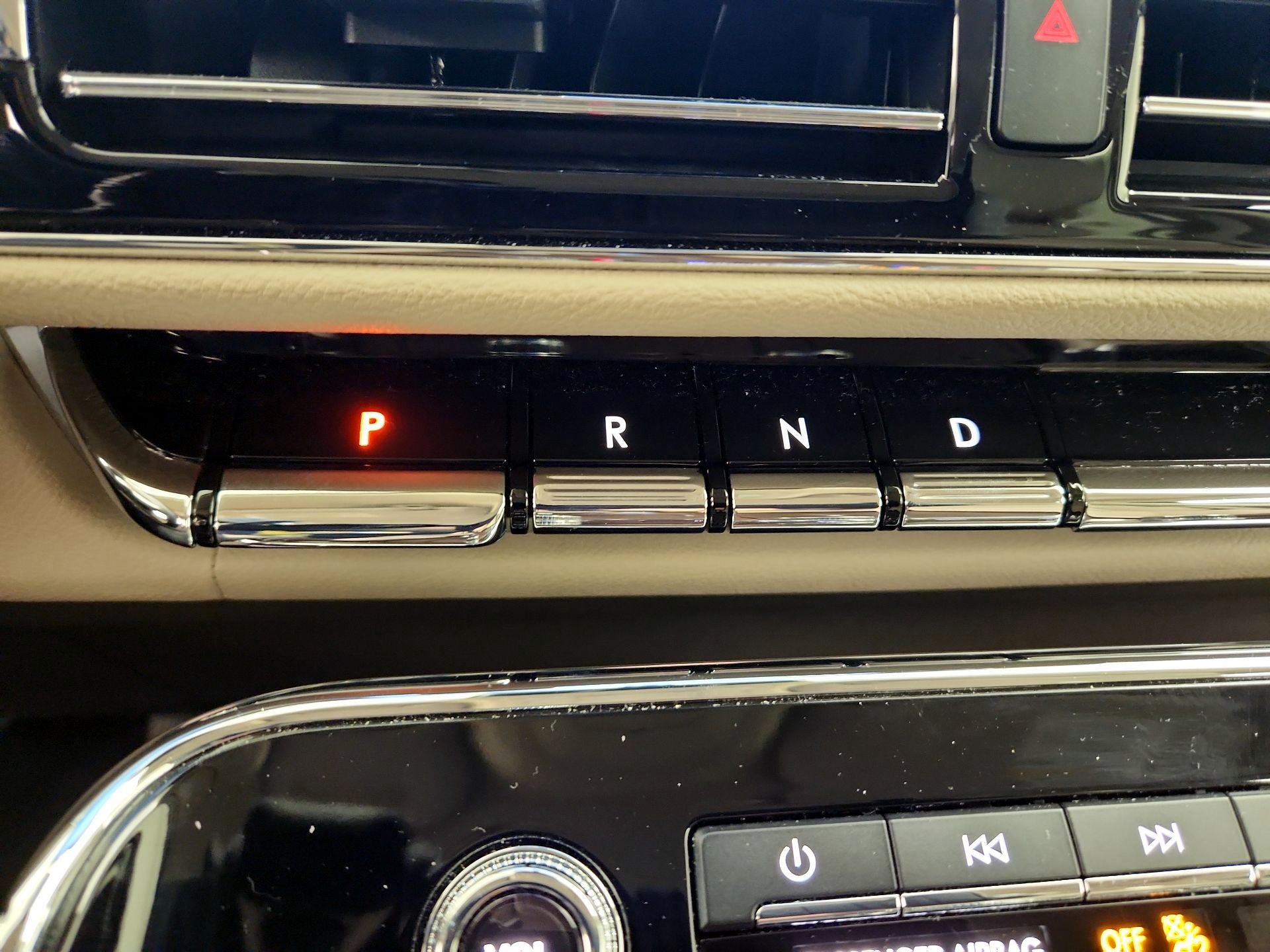 Thumbnail: 2022 Lincoln Navigator - 18