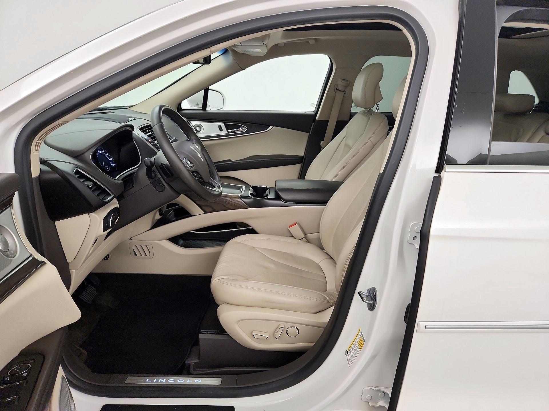 Thumbnail: 2017 Lincoln MKX - 11