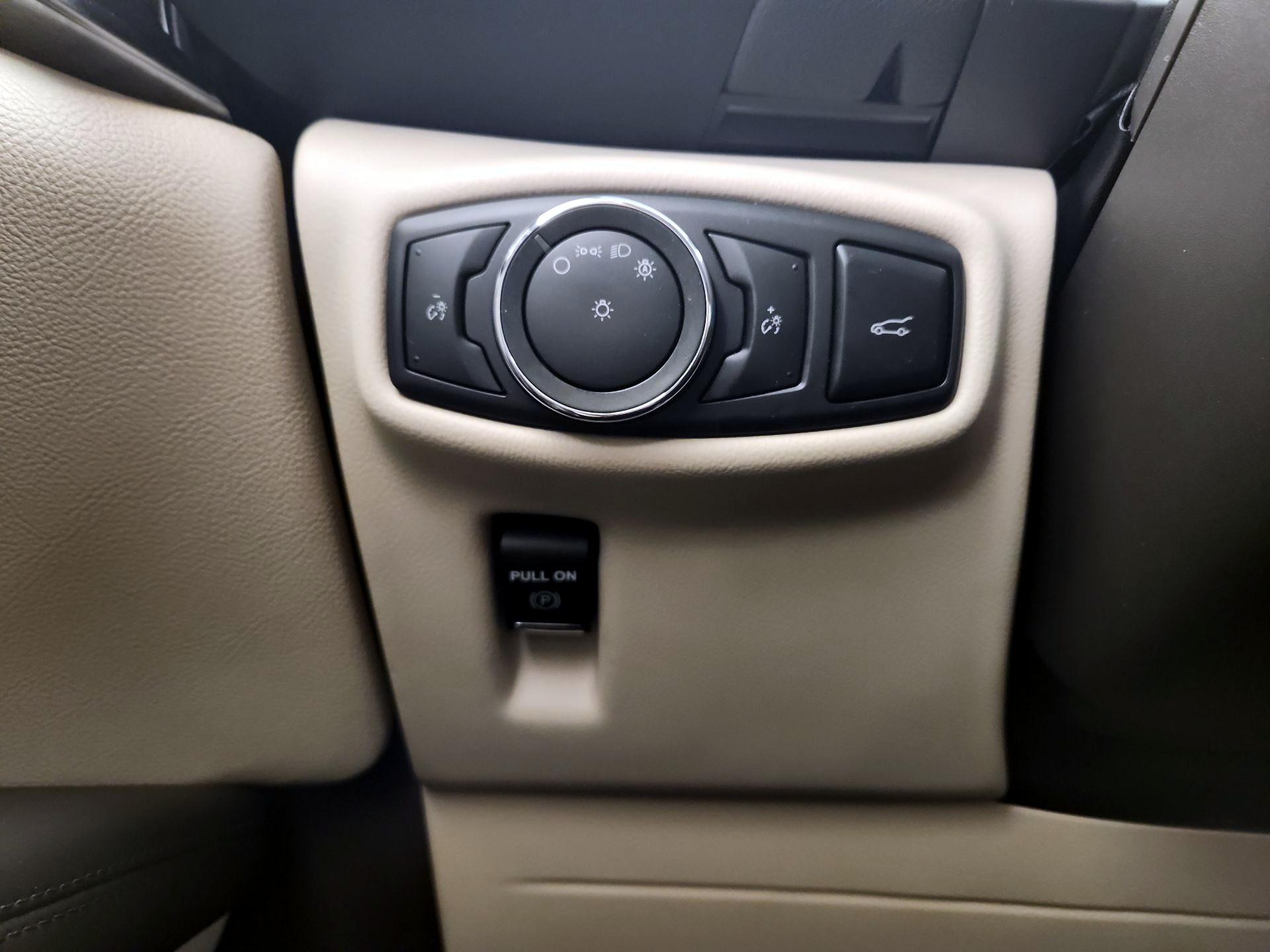 Thumbnail: 2017 Lincoln MKX - 13