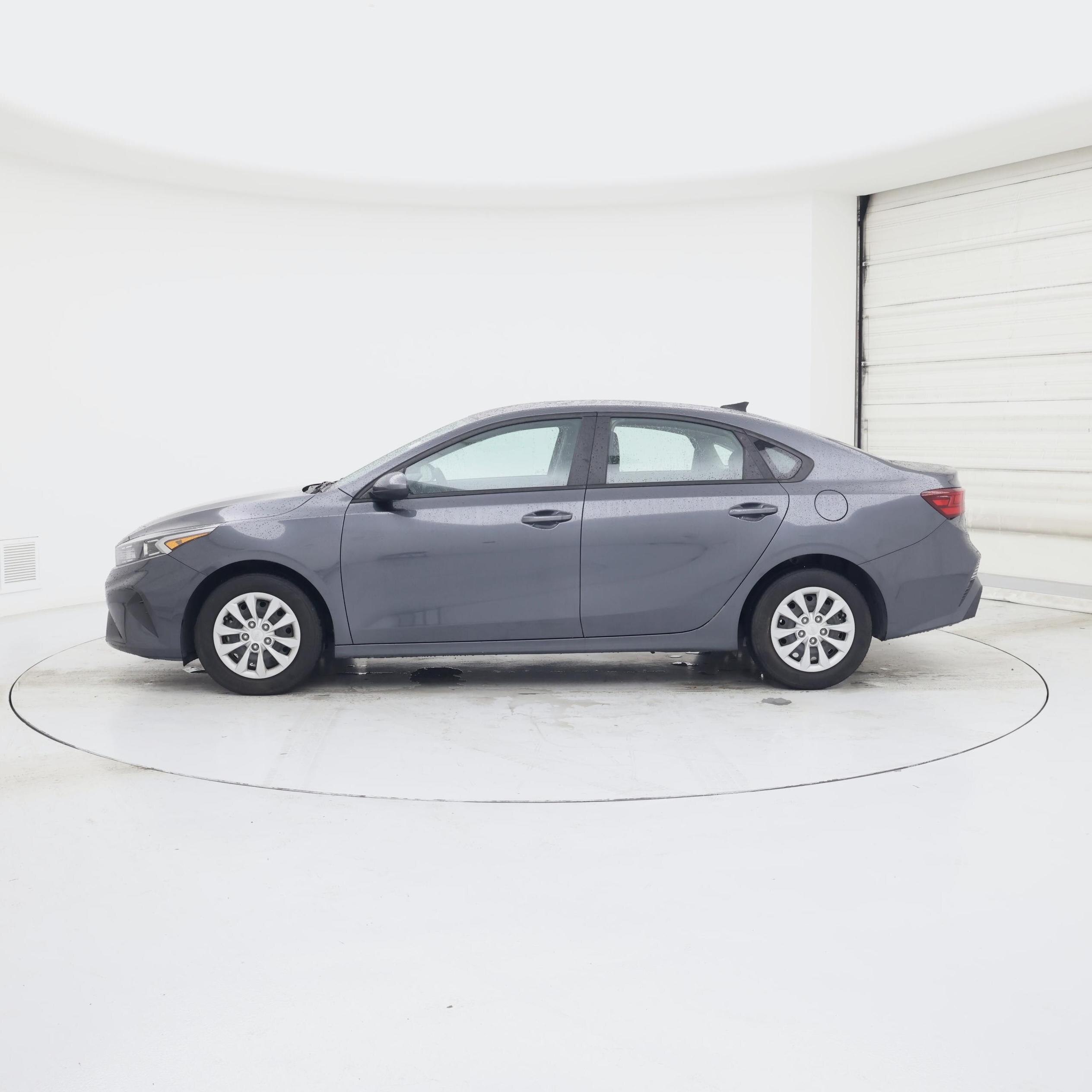 Thumbnail: 2023 Kia Forte - 3