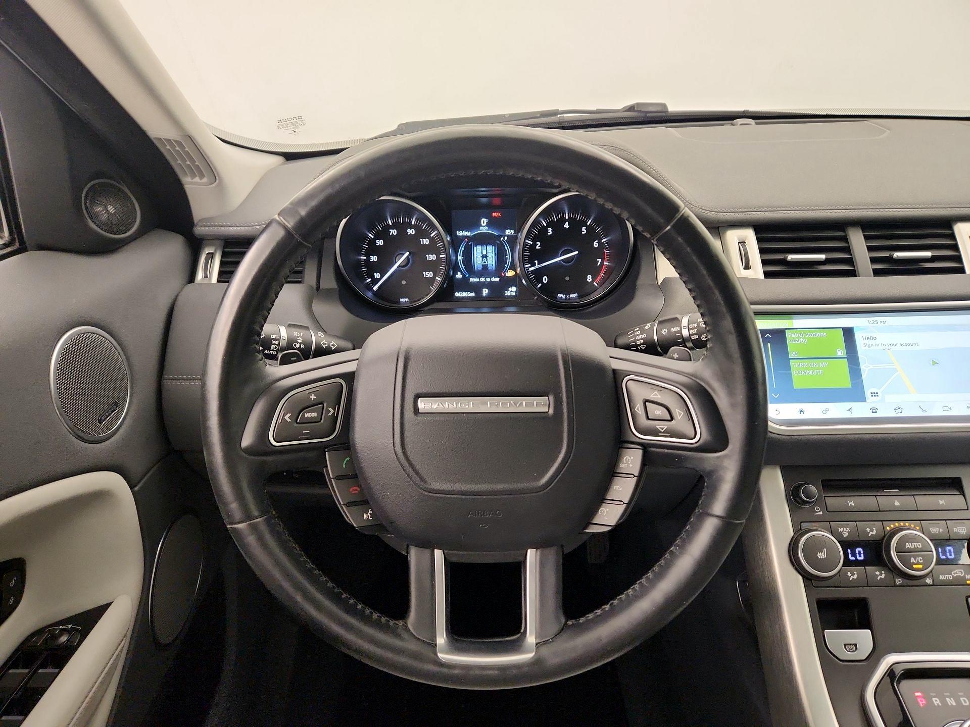 Thumbnail: 2017 Land Rover Range Rover Evoque - 10