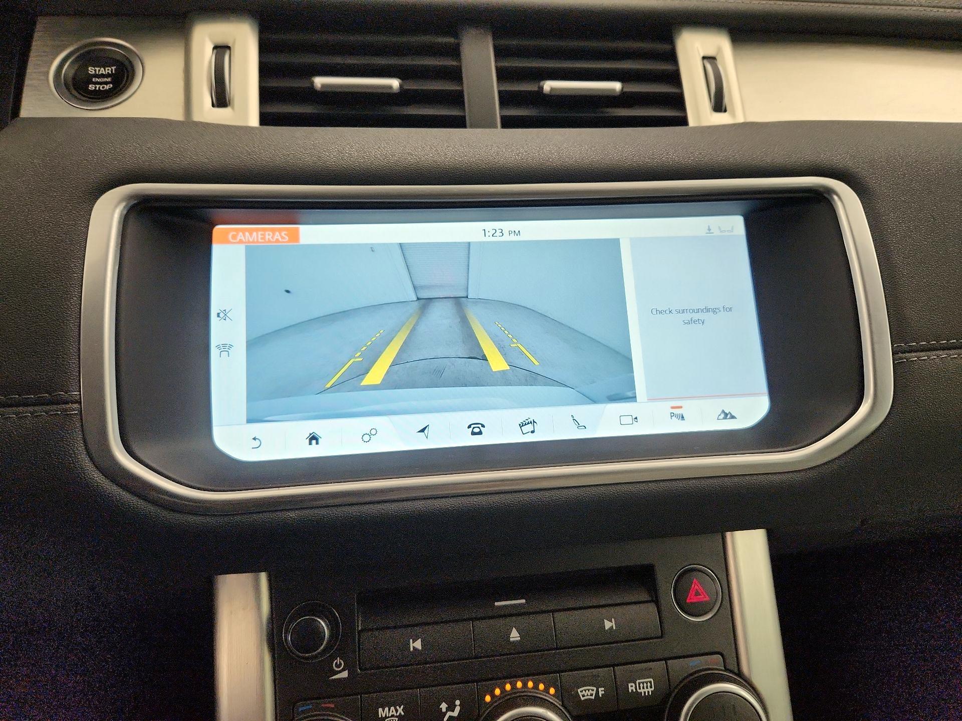 Thumbnail: 2017 Land Rover Range Rover Evoque - 15