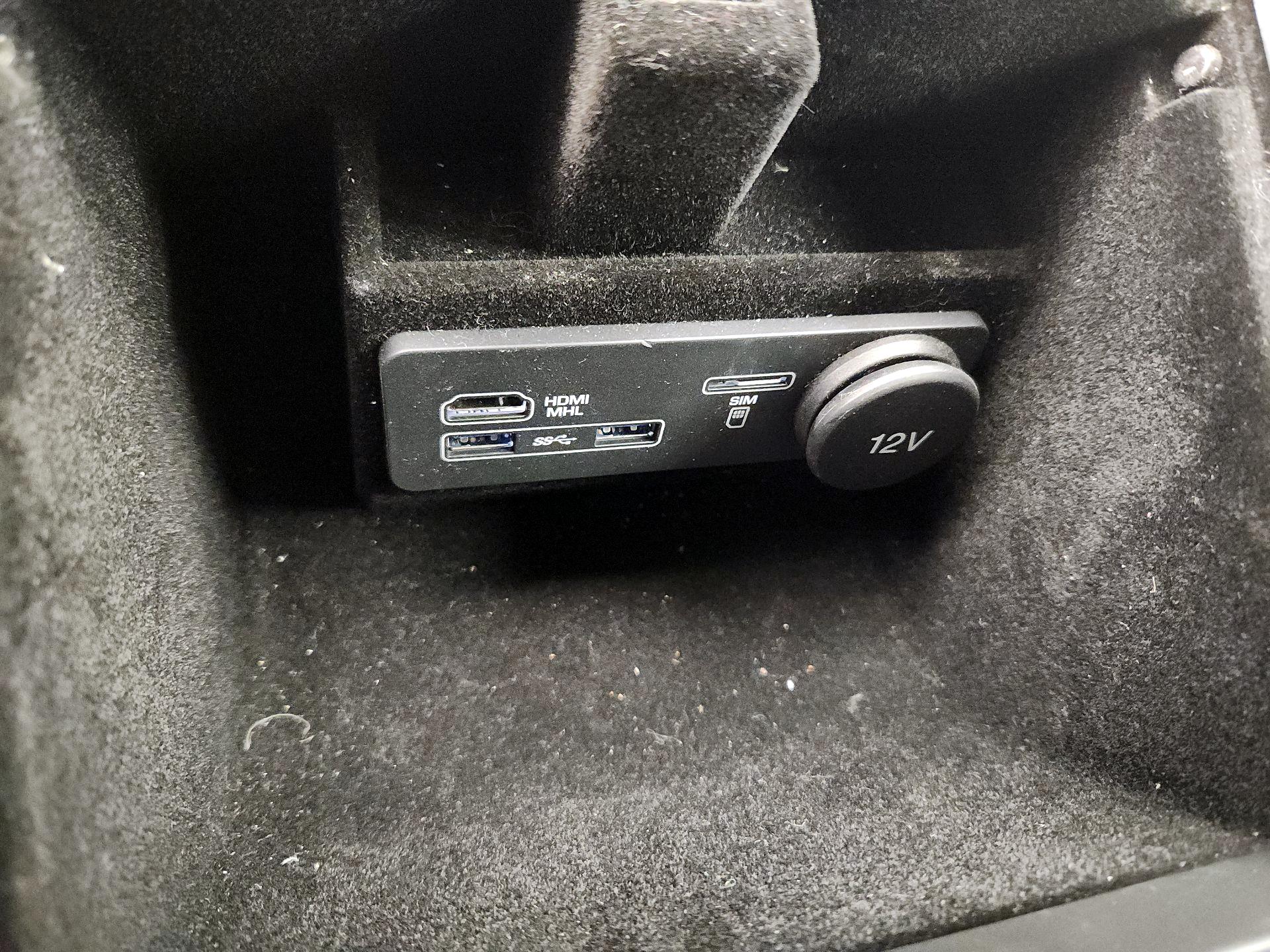 Thumbnail: 2017 Land Rover Range Rover Evoque - 19