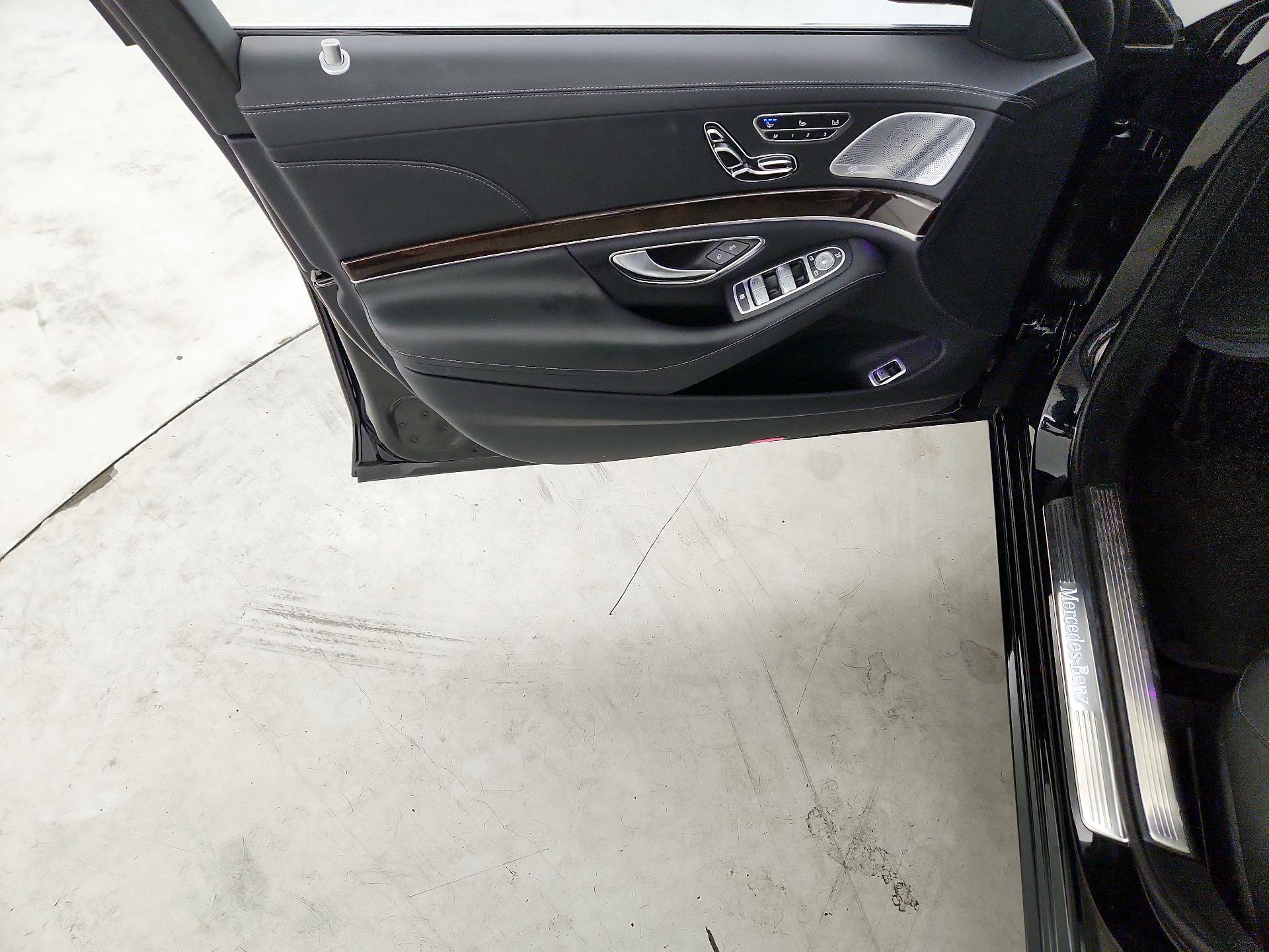 Thumbnail: 2020 Mercedes-Benz S-Class - 12