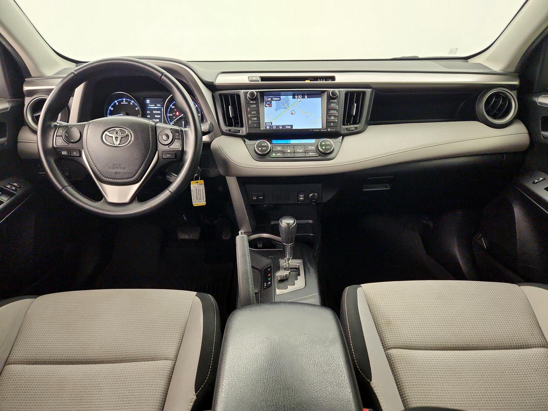 Thumbnail: 2017 Toyota RAV4 - 9