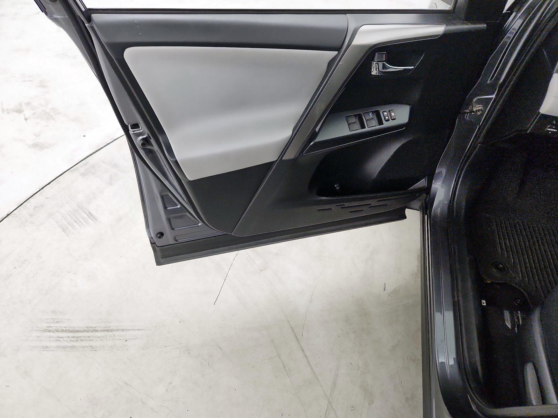 Thumbnail: 2017 Toyota RAV4 - 12