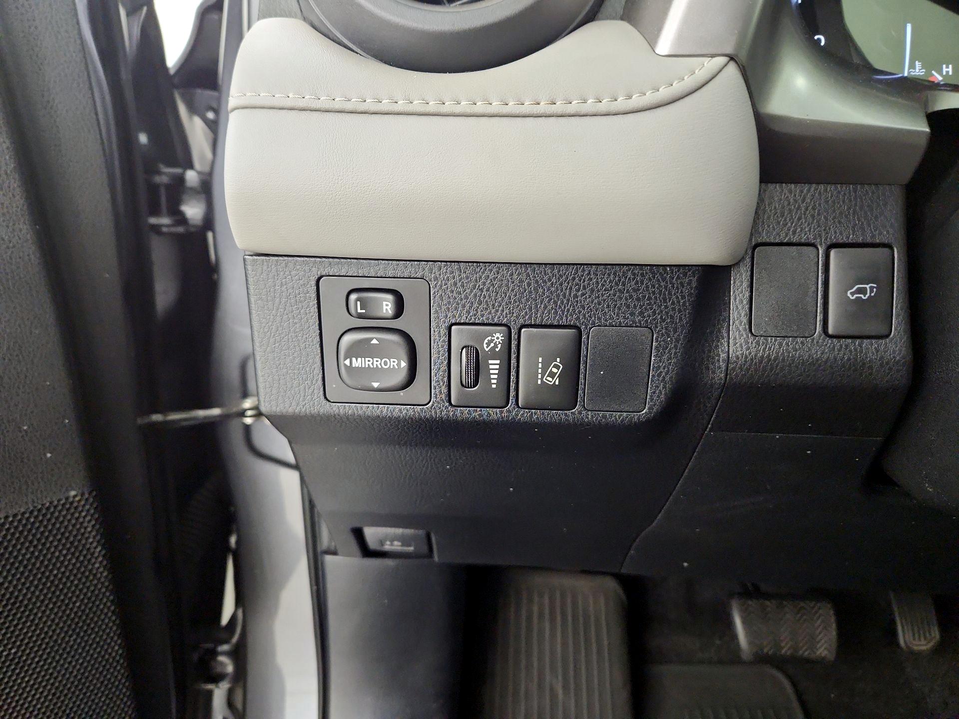 Thumbnail: 2017 Toyota RAV4 - 13