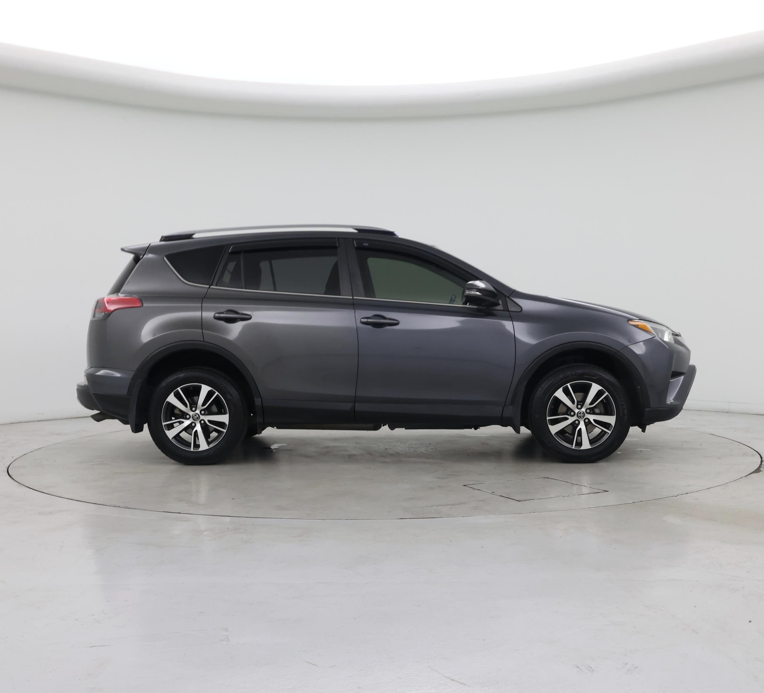 Thumbnail: 2017 Toyota RAV4 - 7