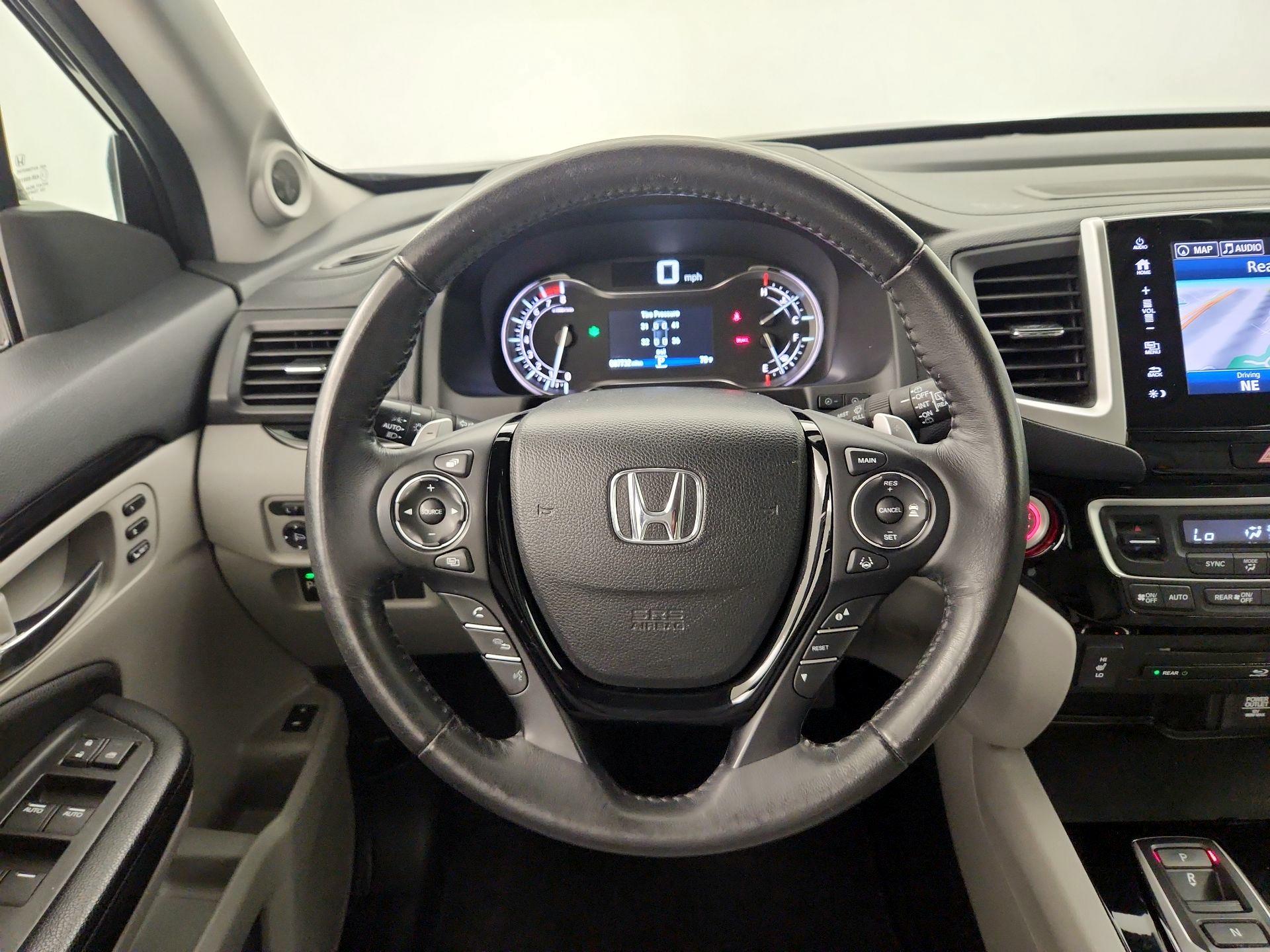 Thumbnail: 2018 Honda Pilot - 10