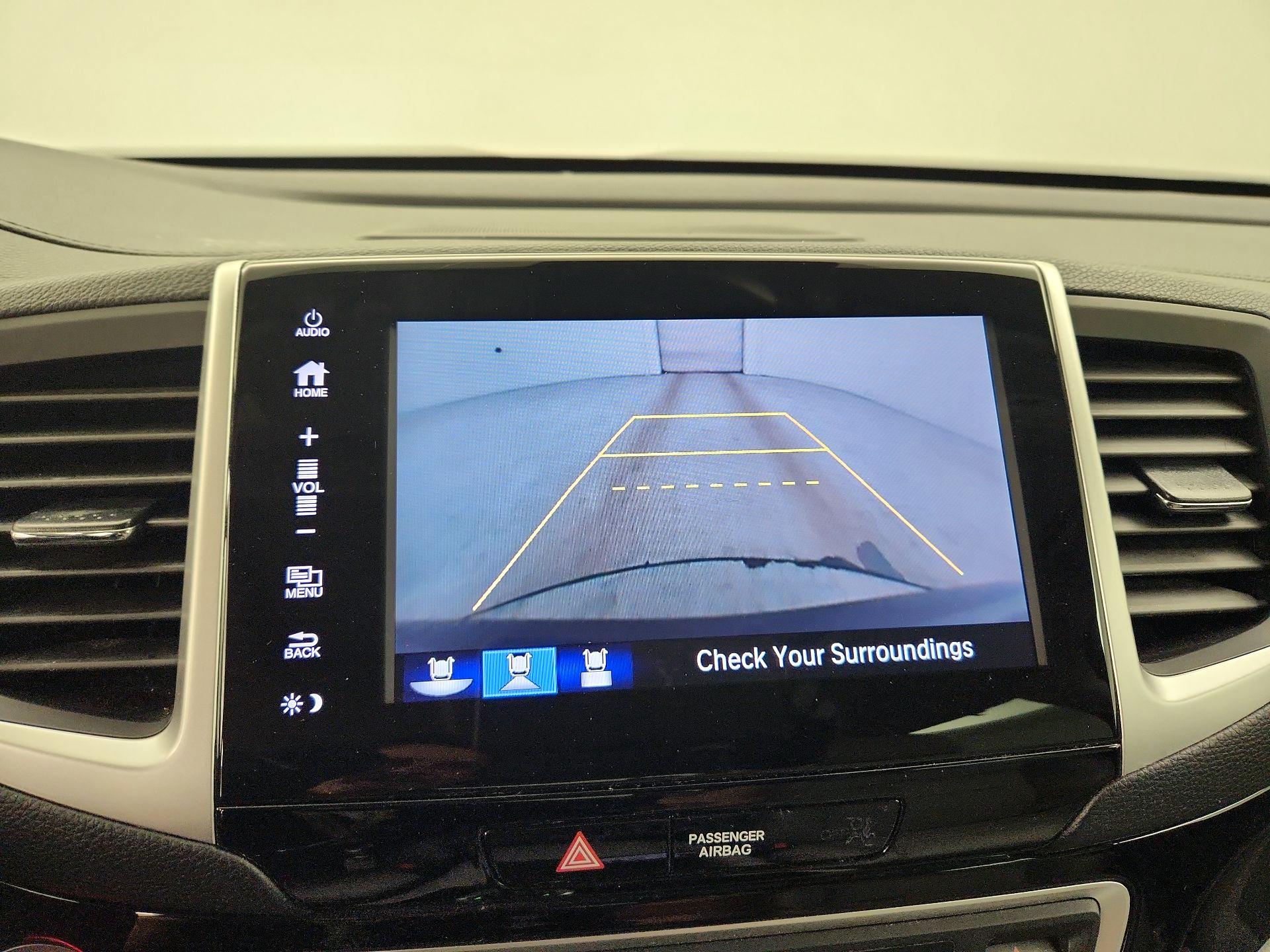 Thumbnail: 2018 Honda Pilot - 15