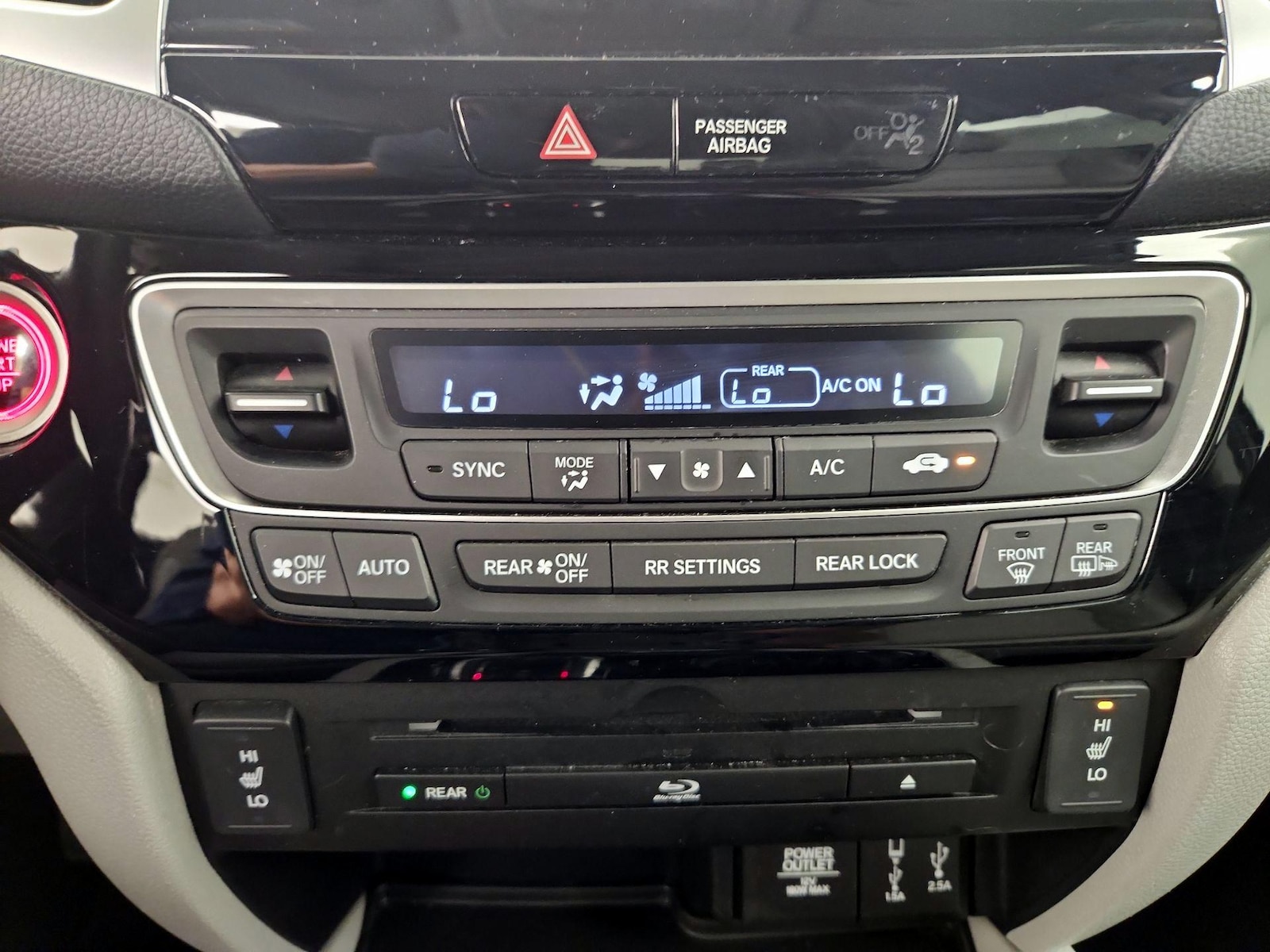 2018 Honda Pilot Touring - Photo 18