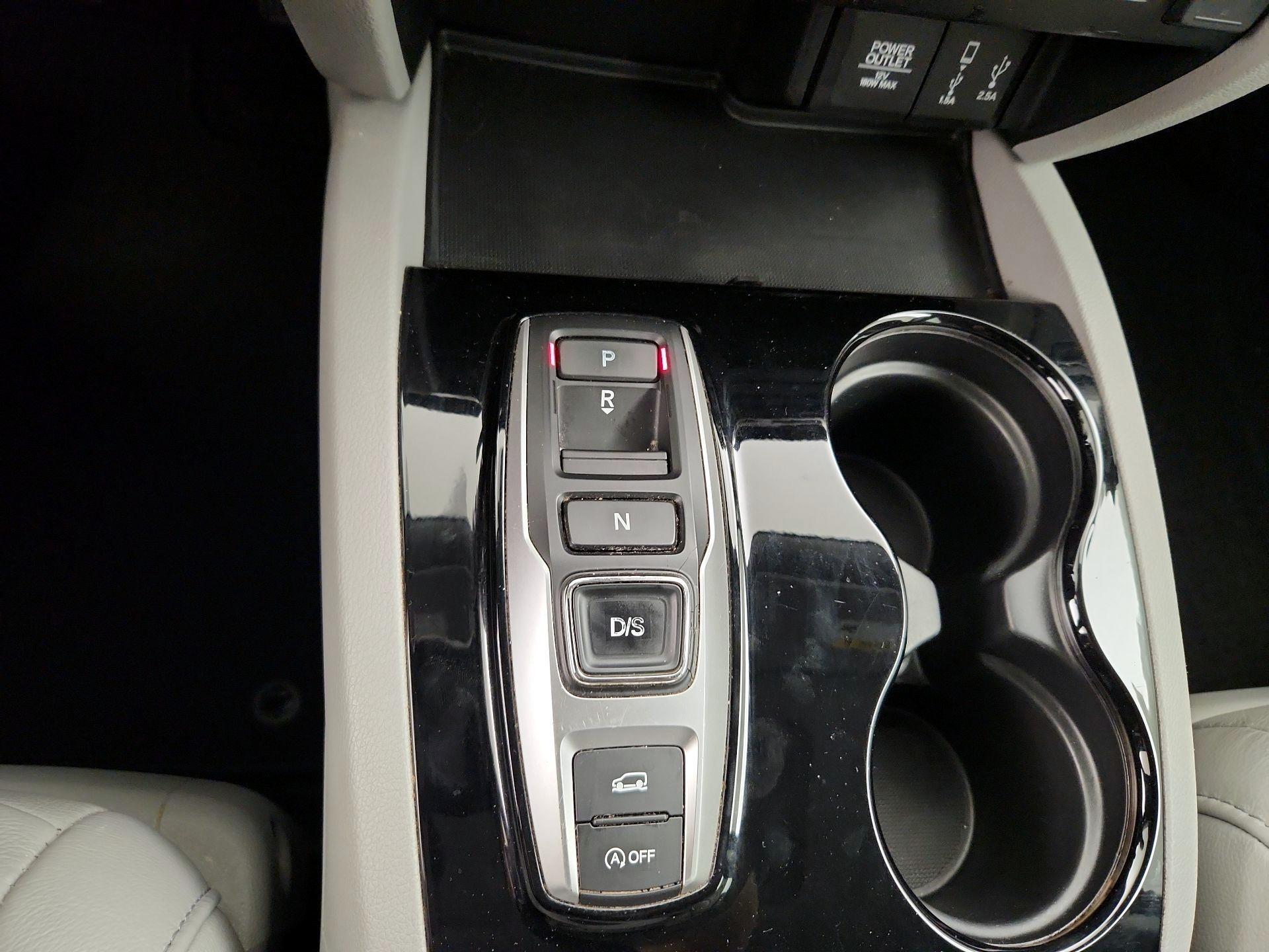 Thumbnail: 2018 Honda Pilot - 18